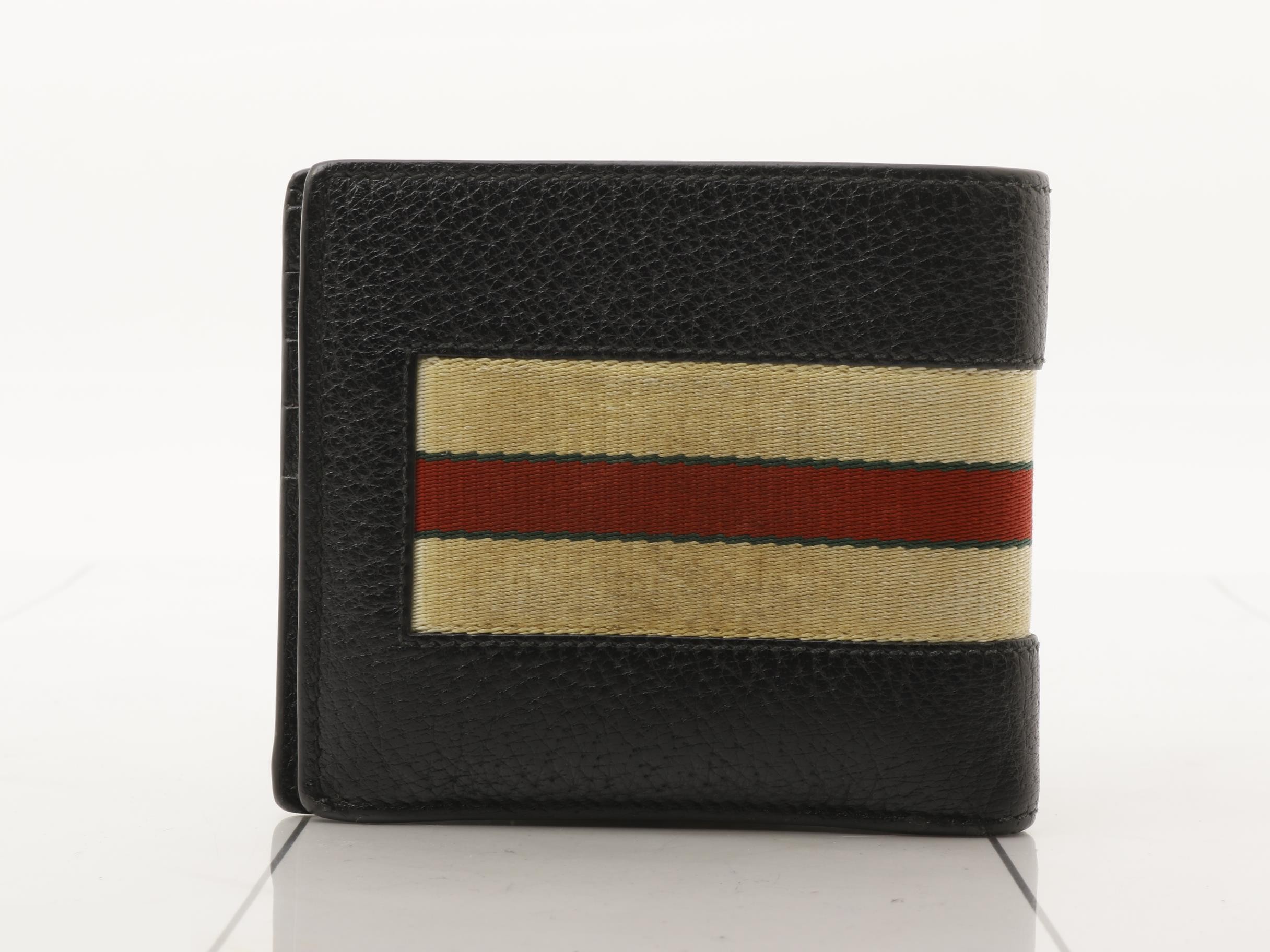 Bi-fold wallet — view 2