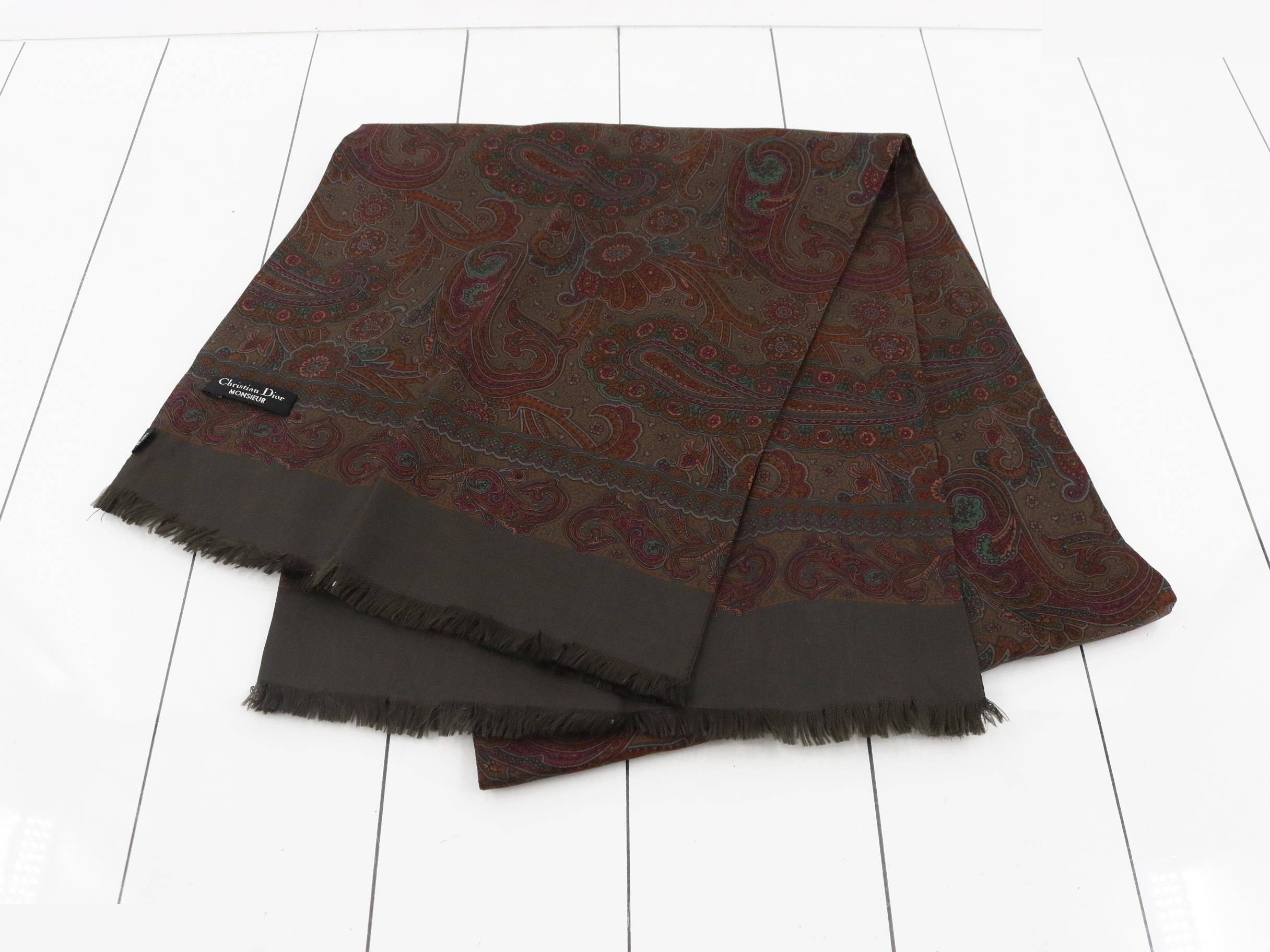 Other lines: Small items, accessories, scarves — view 2