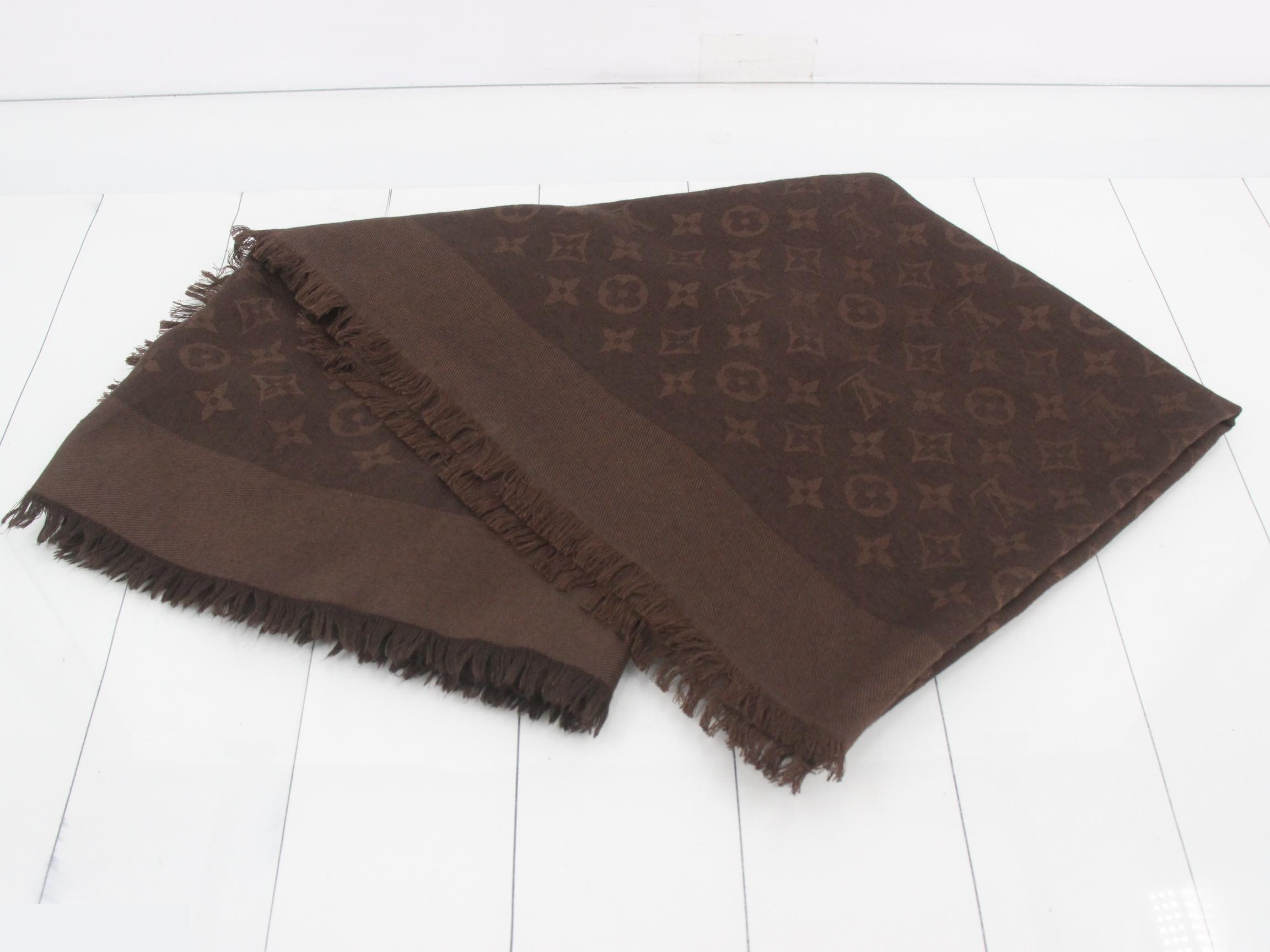 Monogram large stole with tag, brown. — view 3