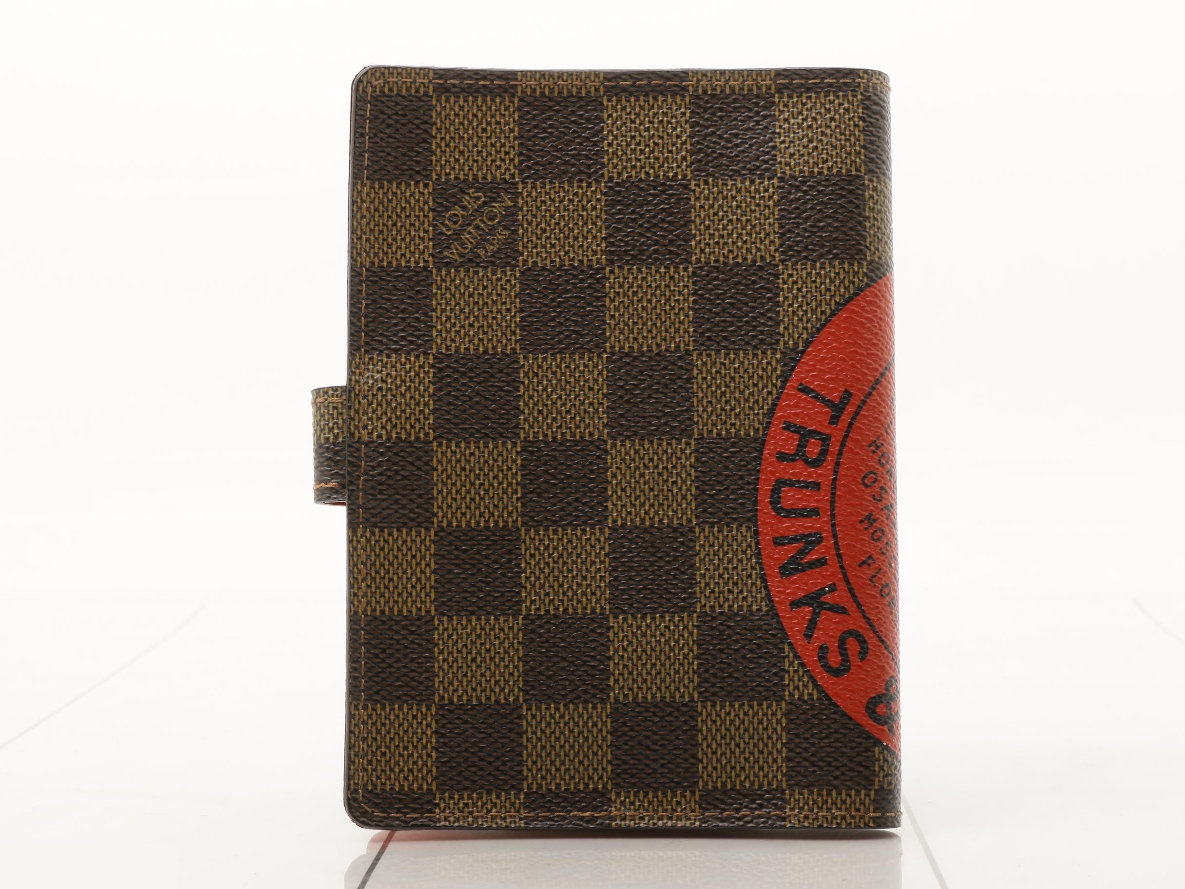Agenda PM notebook cover, Damier pattern, Trunks & Bags design, brown. — view 2