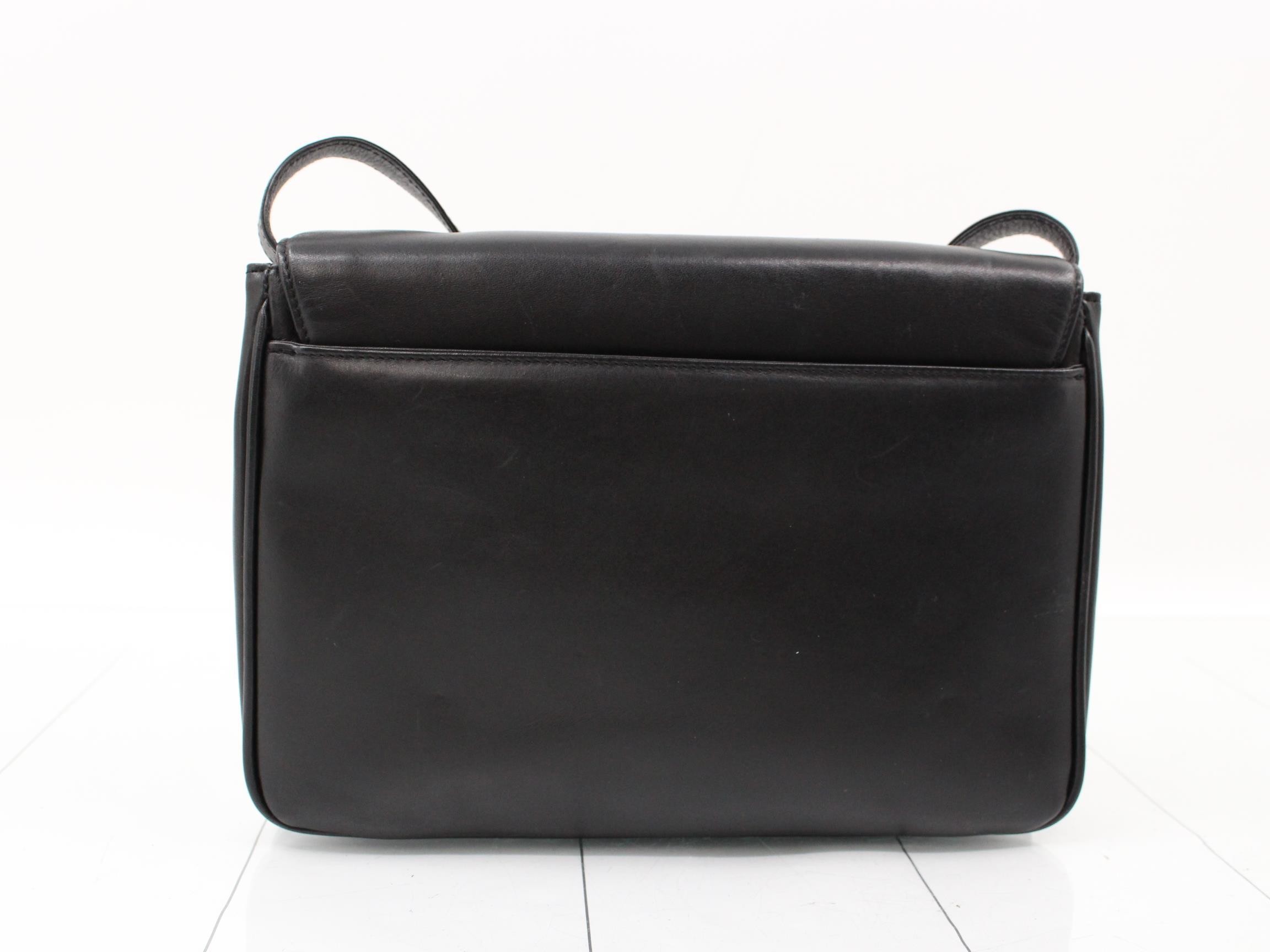 clutch shoulder — view 2