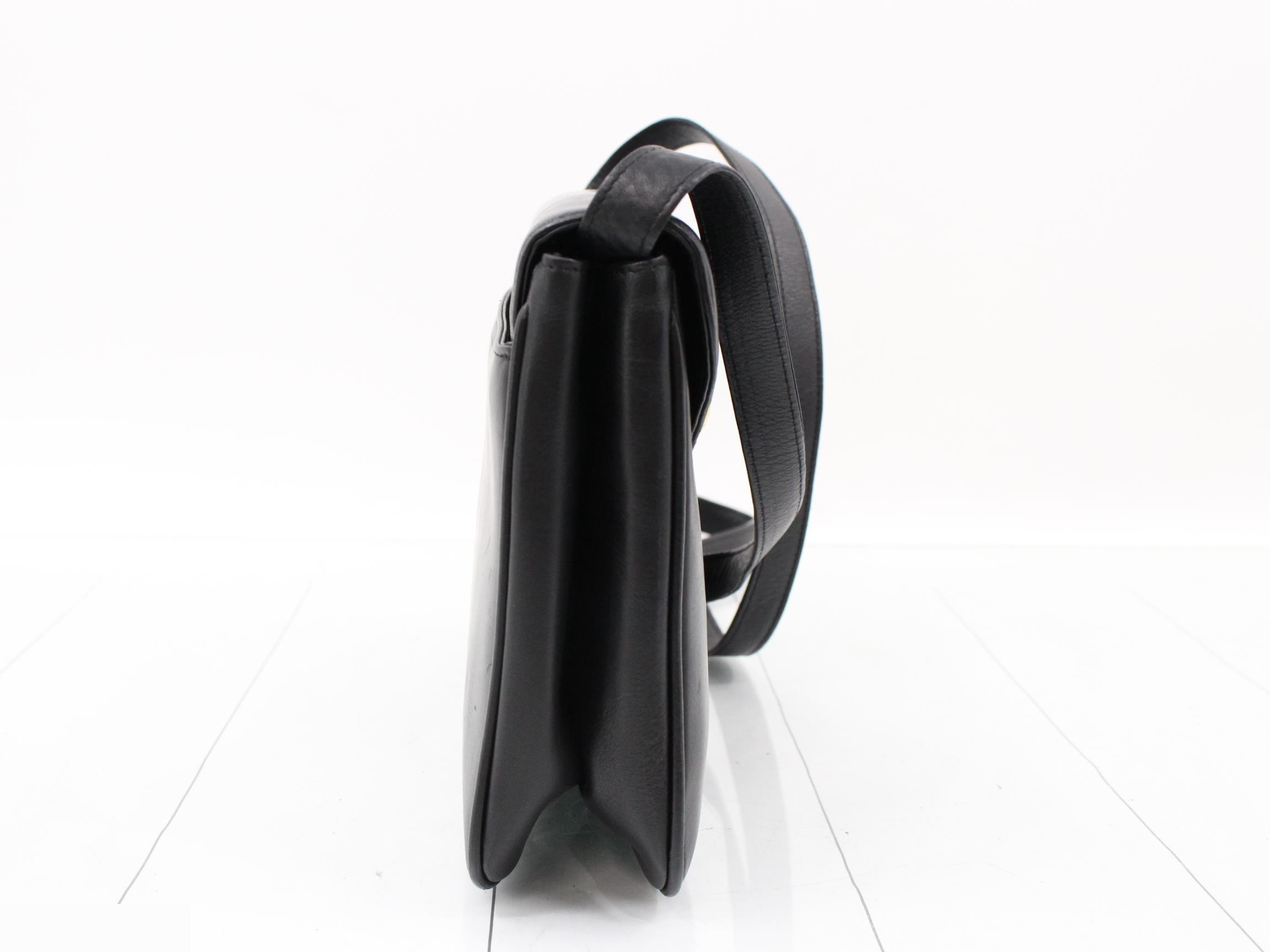 clutch shoulder — view 4