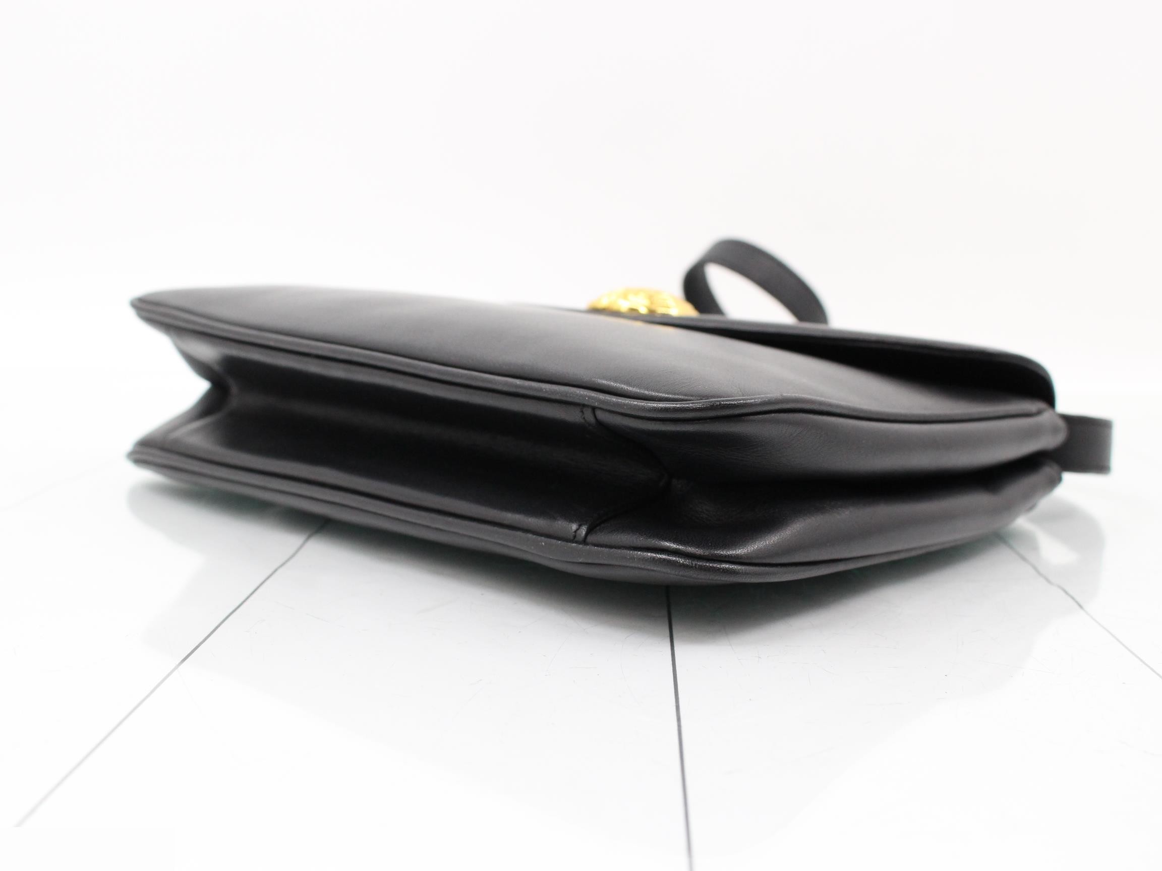clutch shoulder — view 6