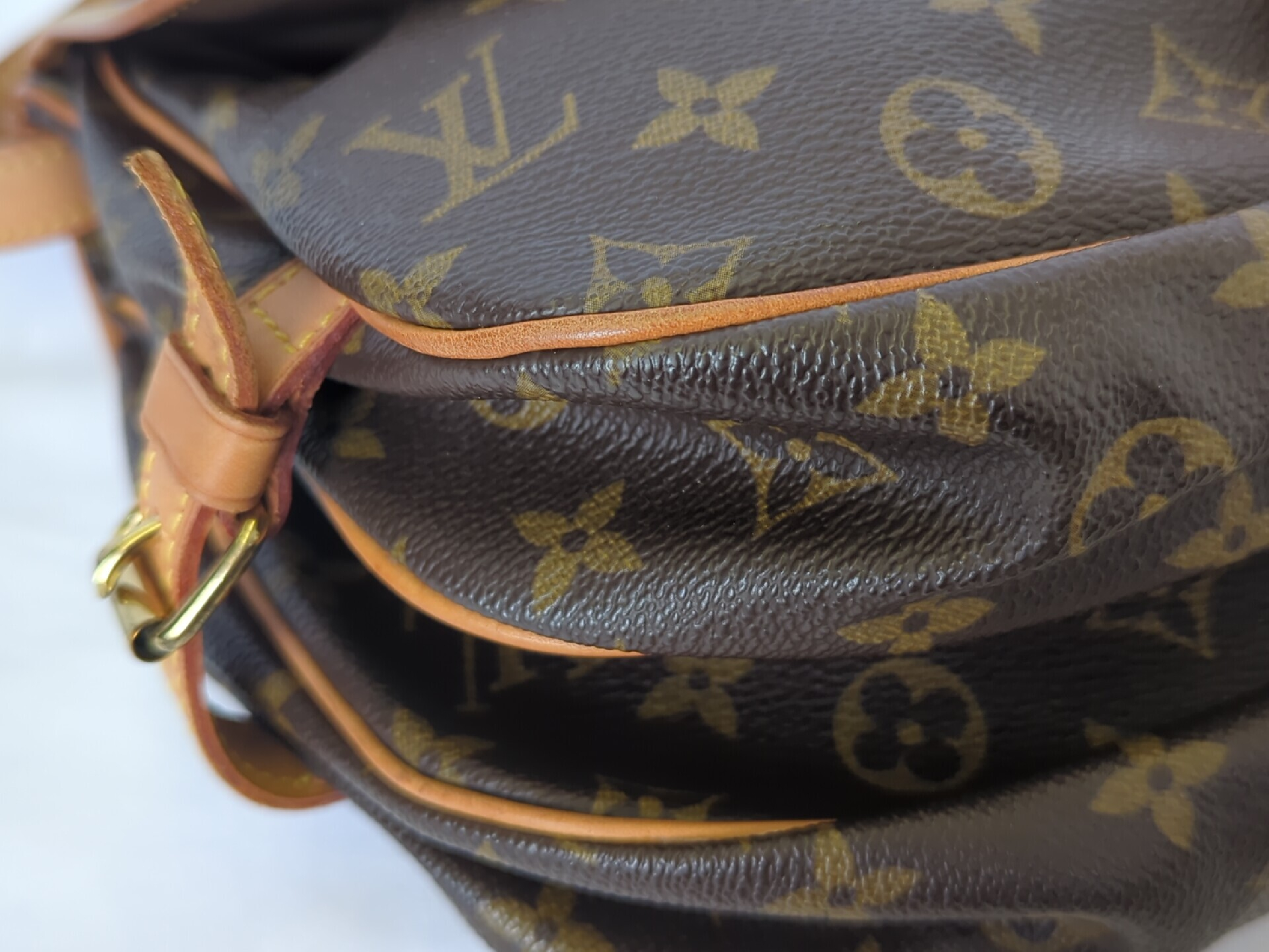 M42256 Monogram Saumur 30 Shoulder Bag — view 3