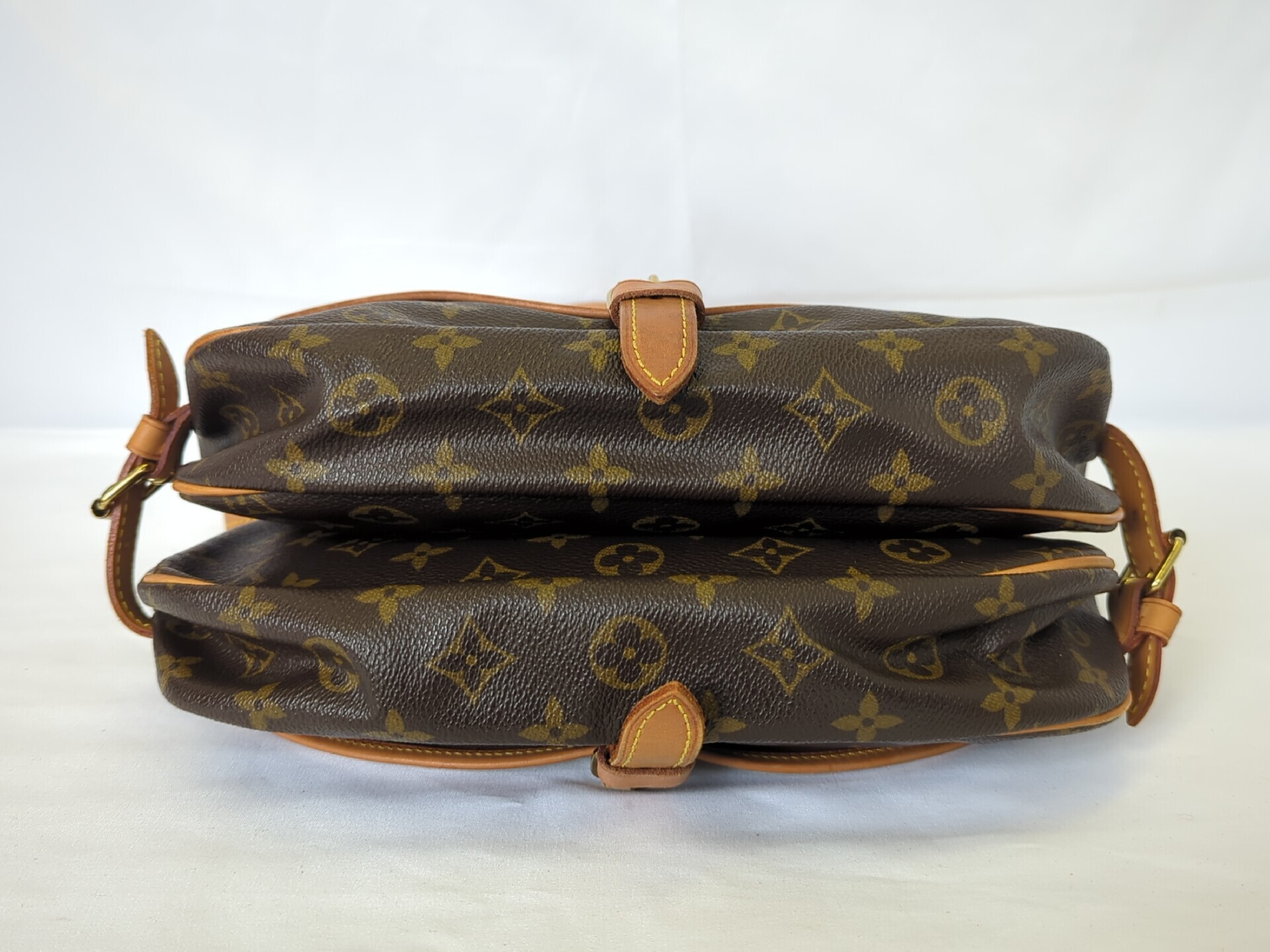 M42256 Monogram Saumur 30 Shoulder Bag — view 5