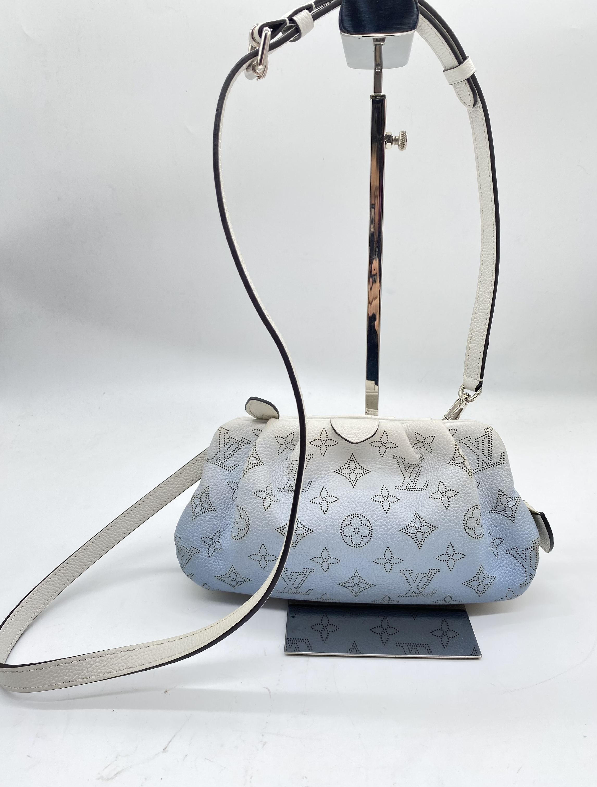 Mahina Scala M80497 Shoulder Bag (IC chip detected)