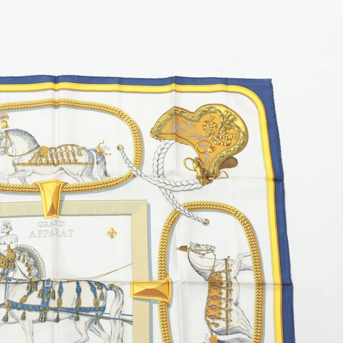 Carre 90 GRAND APPARAT Dressed Horse Scarf Silk Yellow x Blue — view 3
