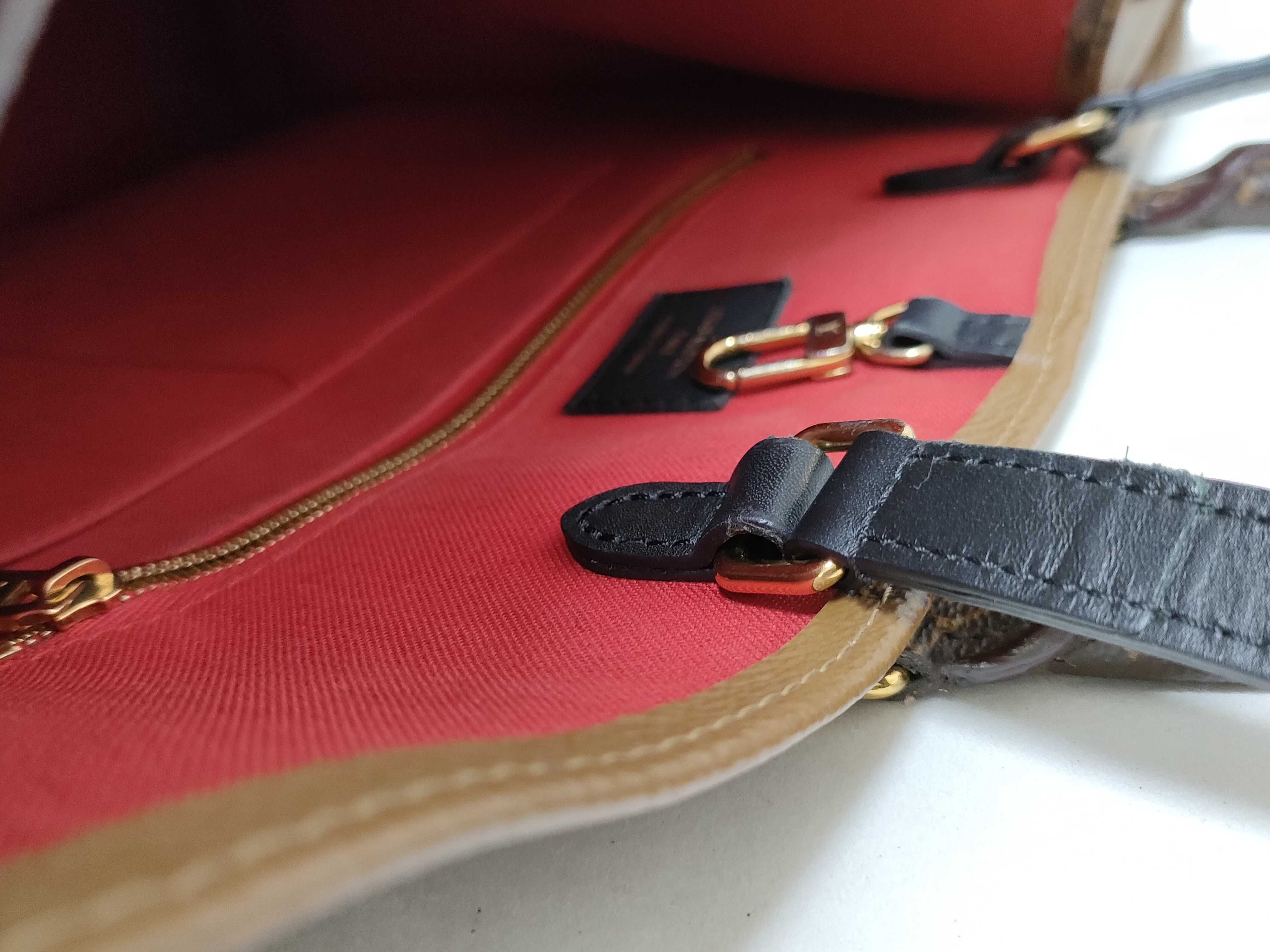 Monogram Giant Reverse OnTheGo Tote Bag — view 7