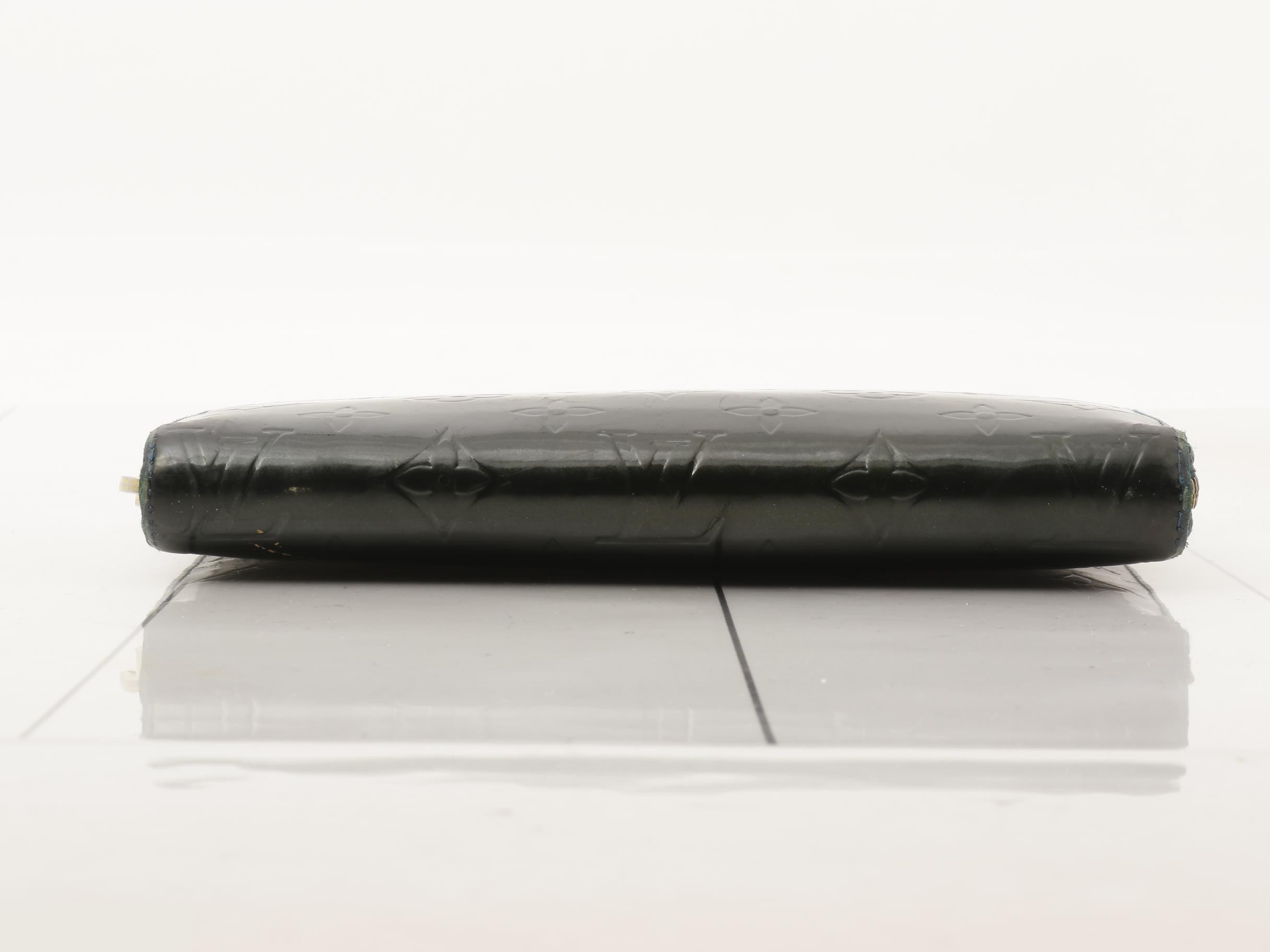 LV Vernis Round Zip Long Wallet — view 3