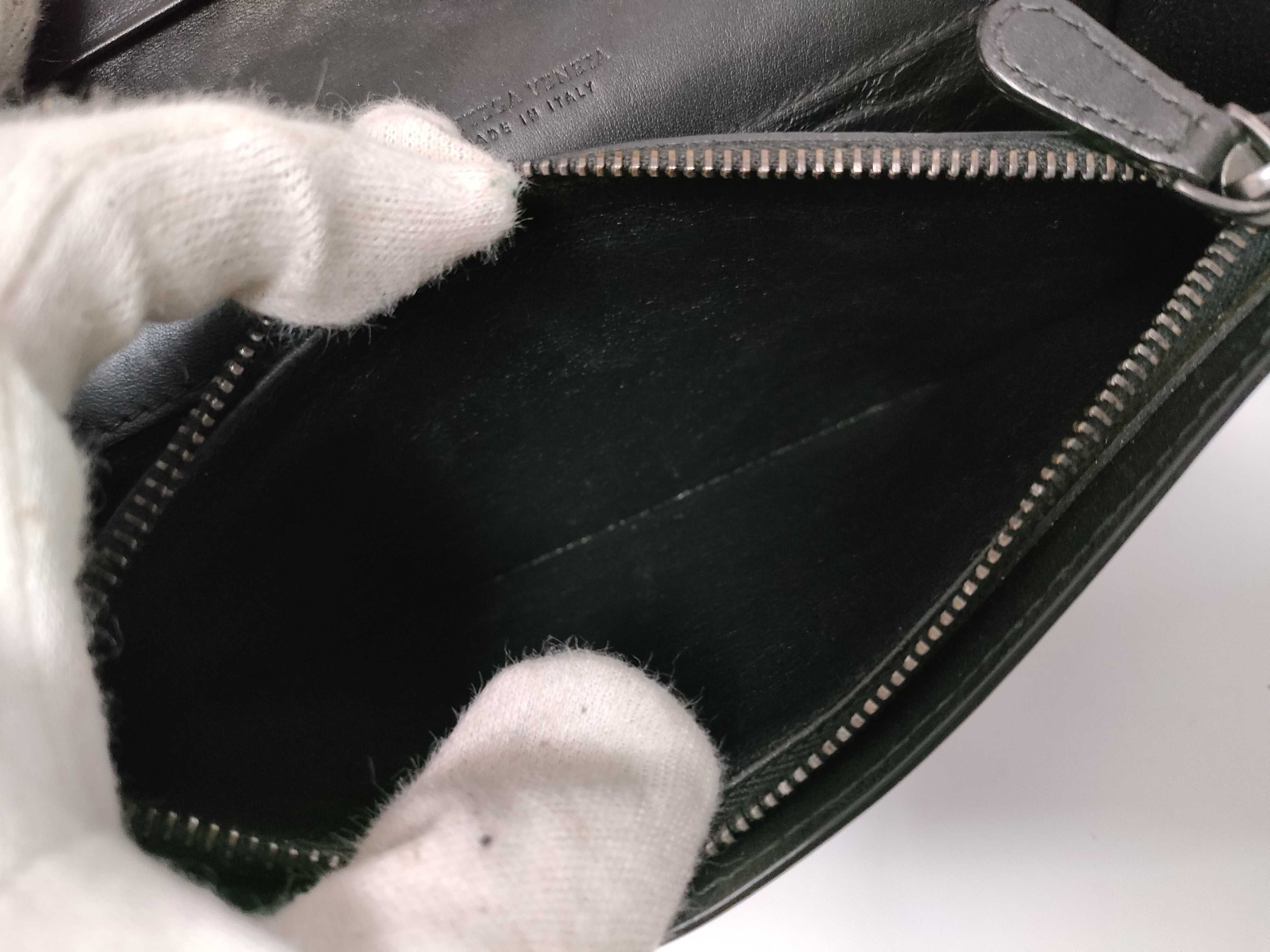 Intrecciato Long Wallet Leather Black — view 5