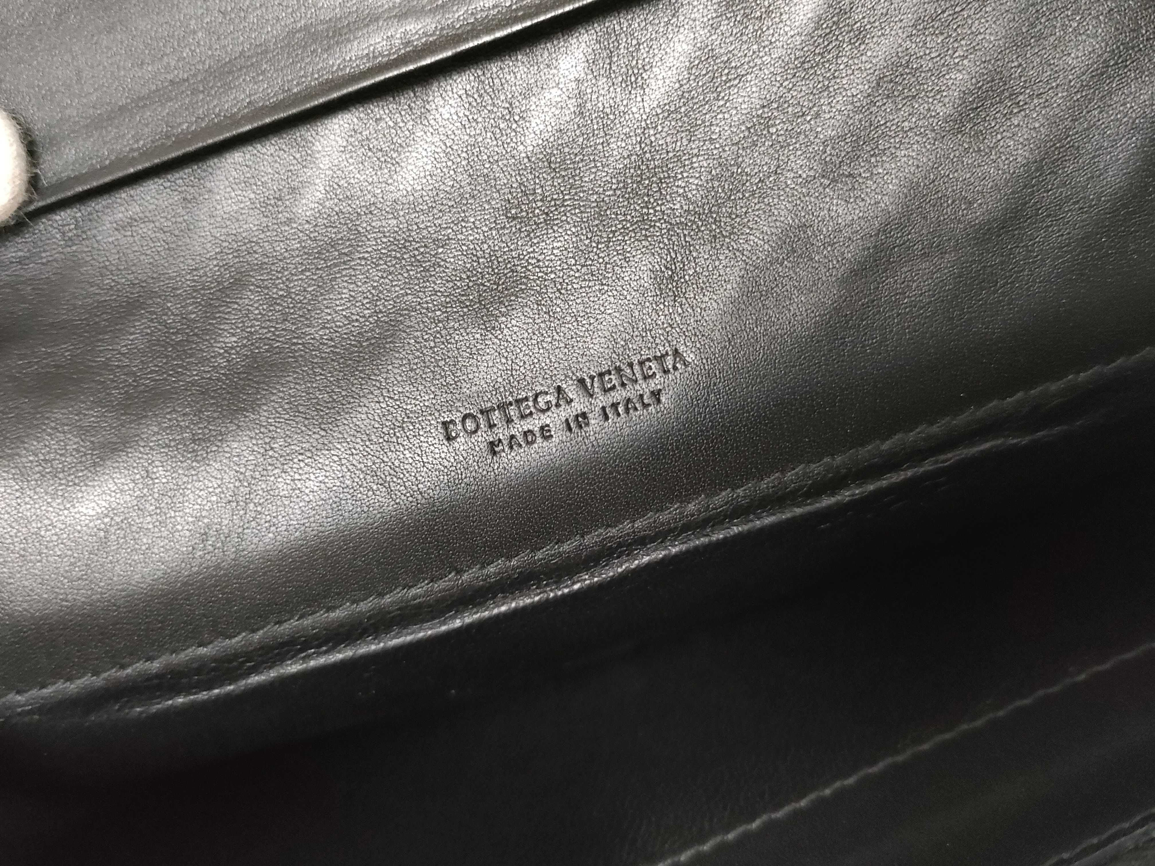Intrecciato Long Wallet Leather Black — view 7