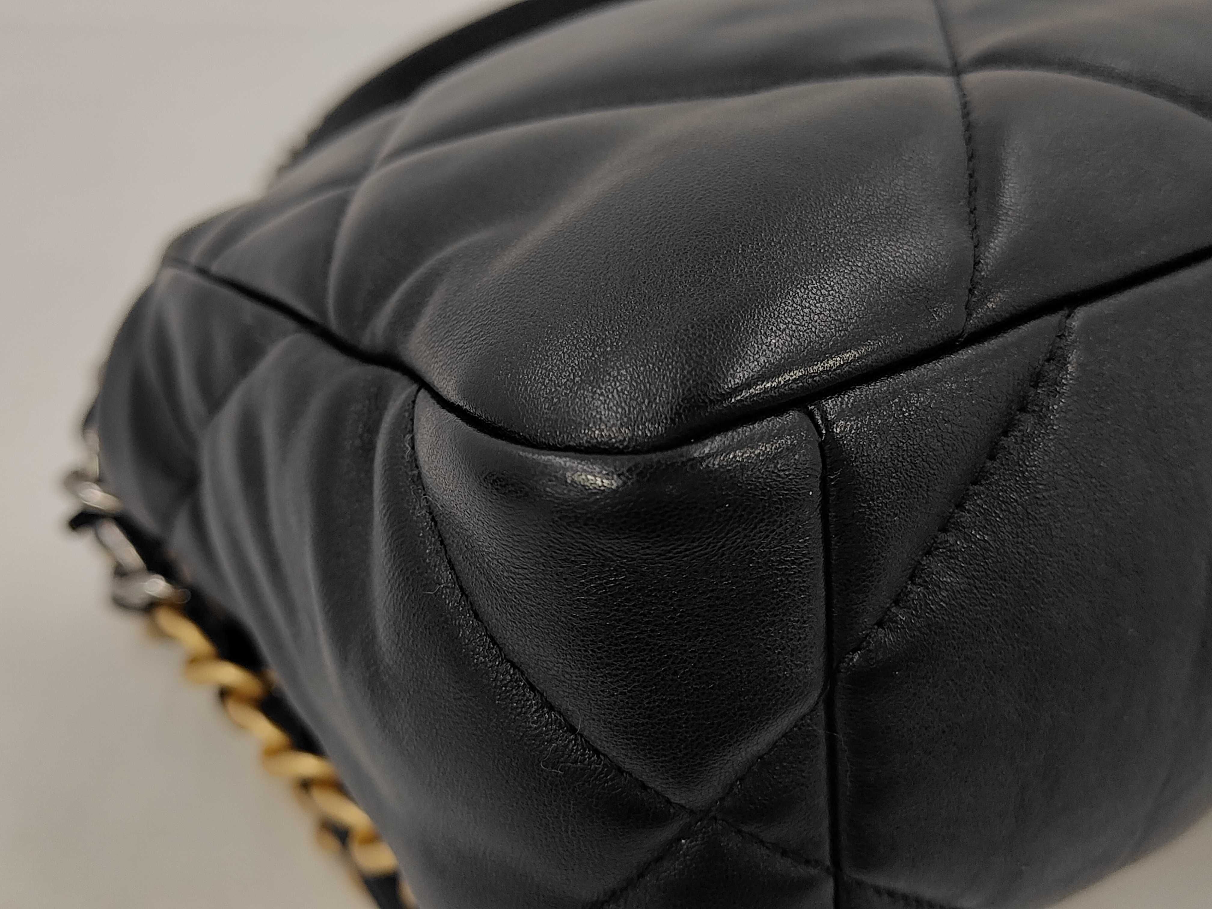 19 Lambskin Black AS1160 Shoulder Bag with Random Plate and Partially Protective Film — view 3
