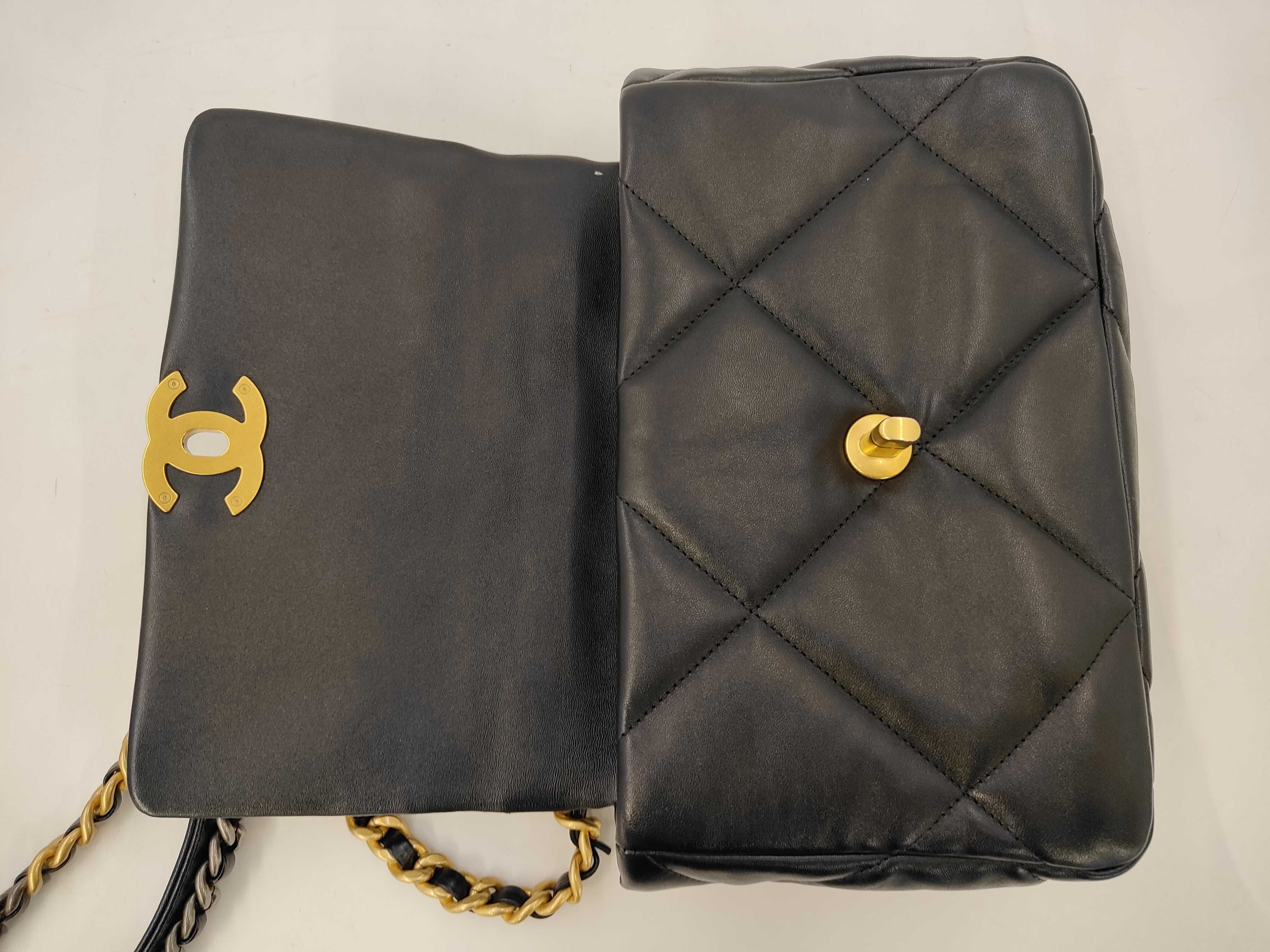 19 Lambskin Black AS1160 Shoulder Bag with Random Plate and Partially Protective Film — view 9