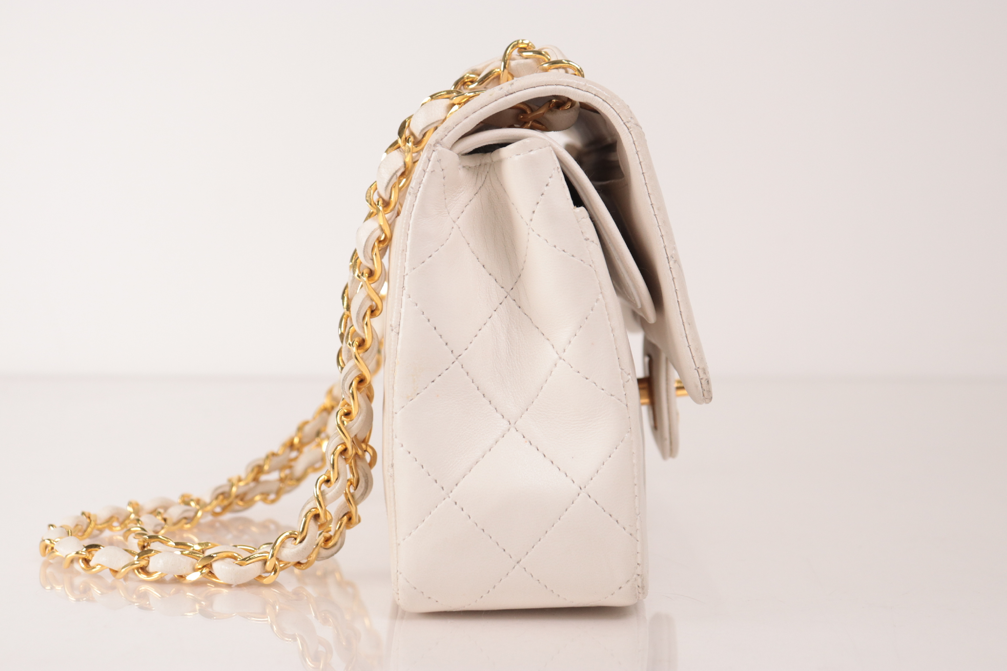 W-Flap 23 Lambskin Chain Shoulder Bag, White, Serial Number 0 — view 5