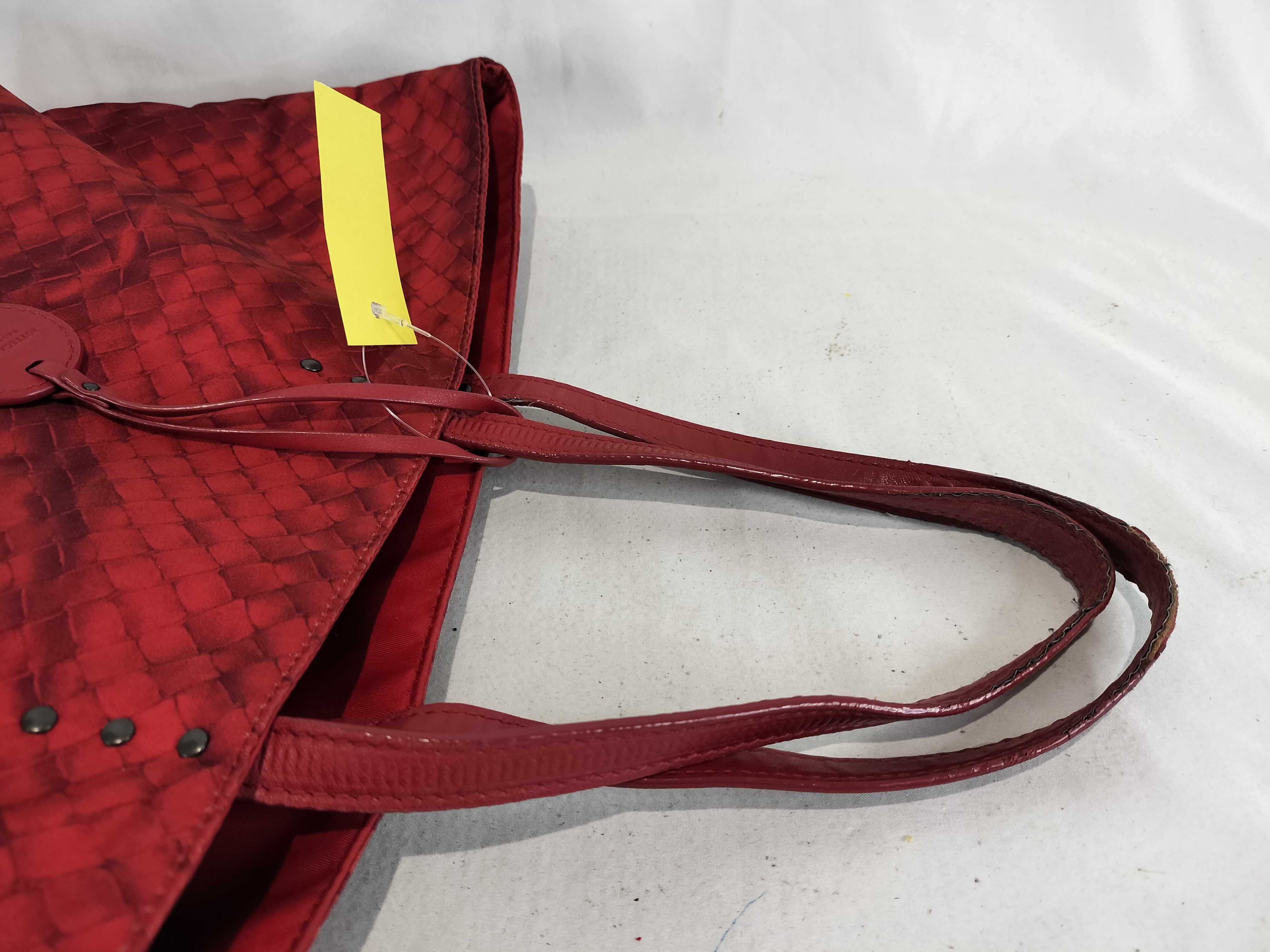 Intrecciato Illusion Red Tote Bag — view 3