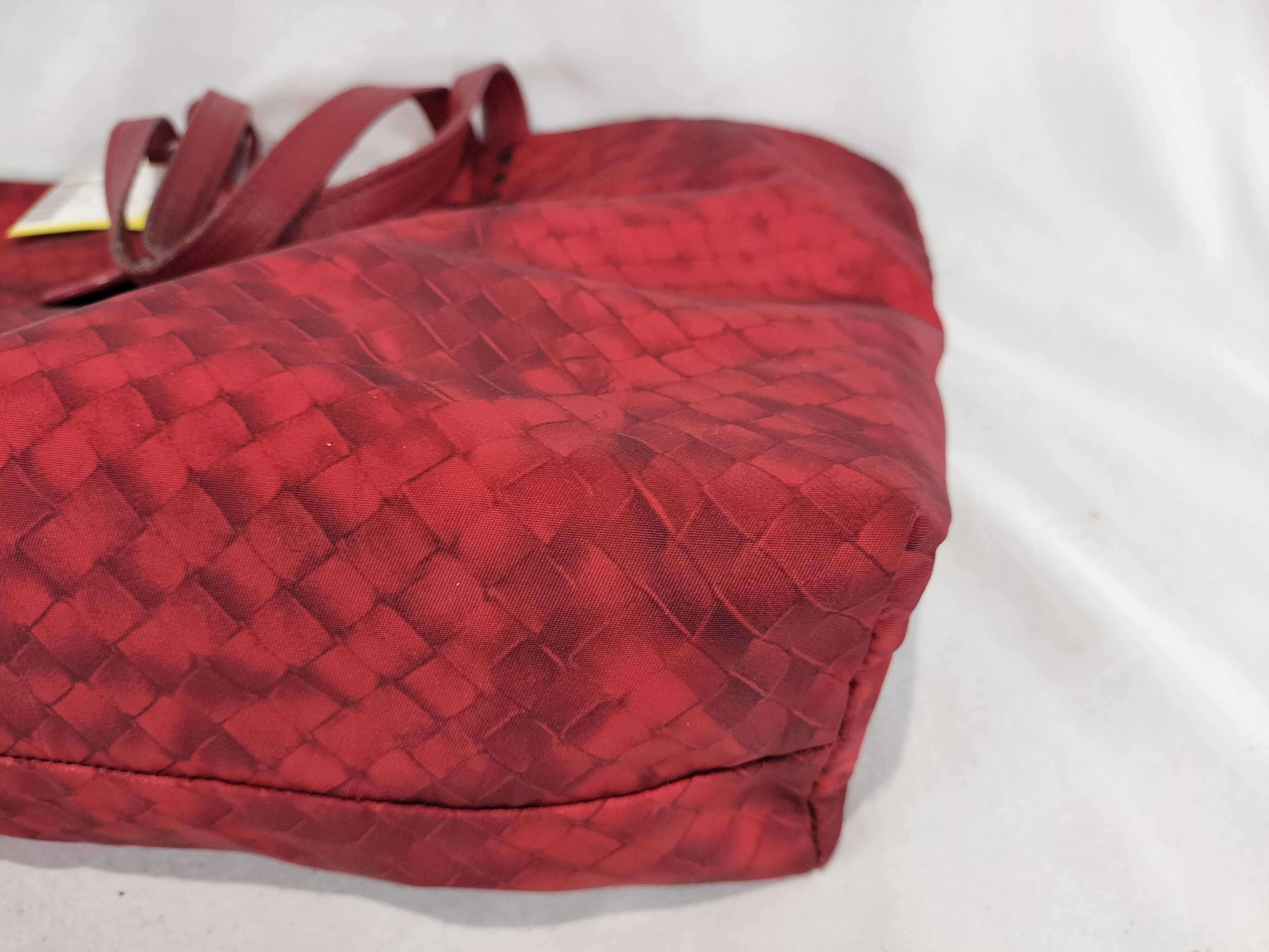 Intrecciato Illusion Red Tote Bag — view 6