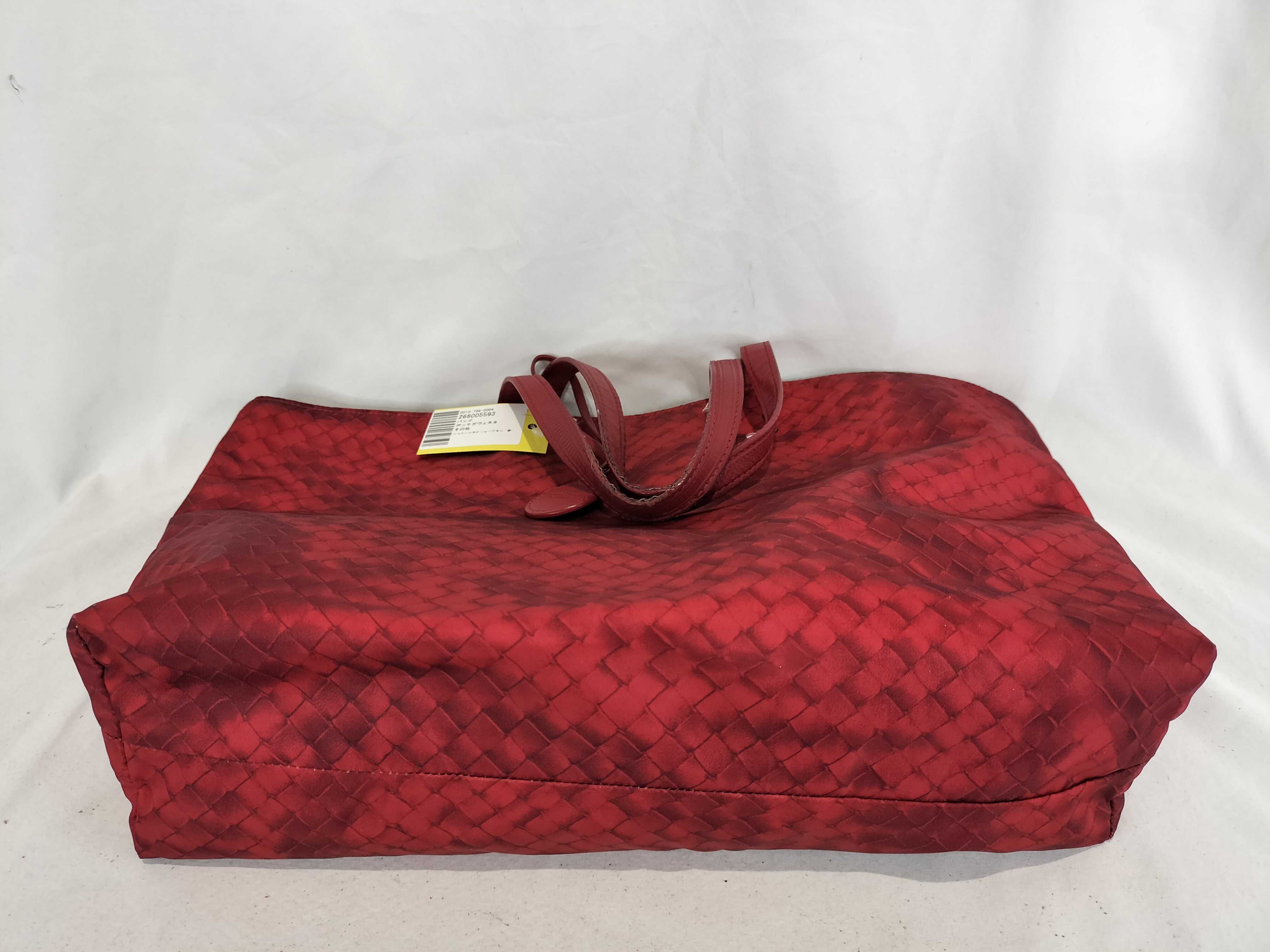 Intrecciato Illusion Red Tote Bag — view 7