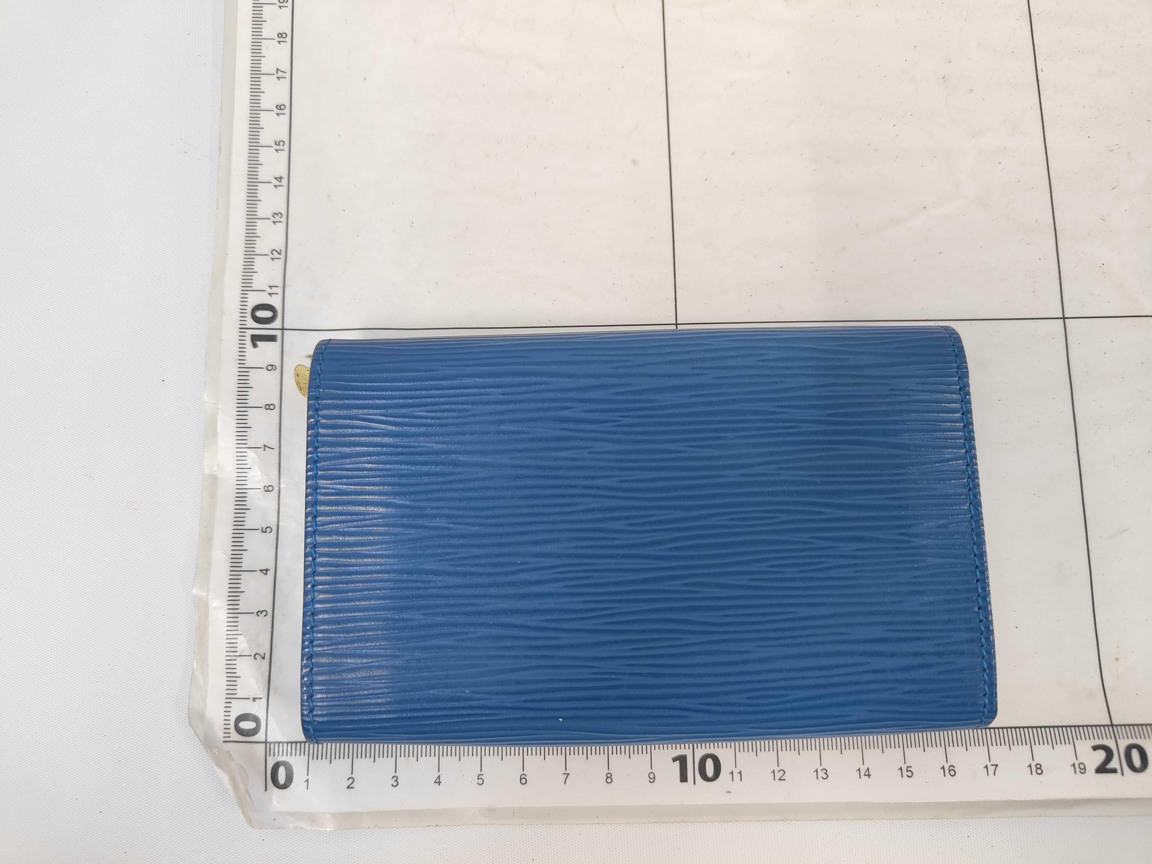 wallet — view 2