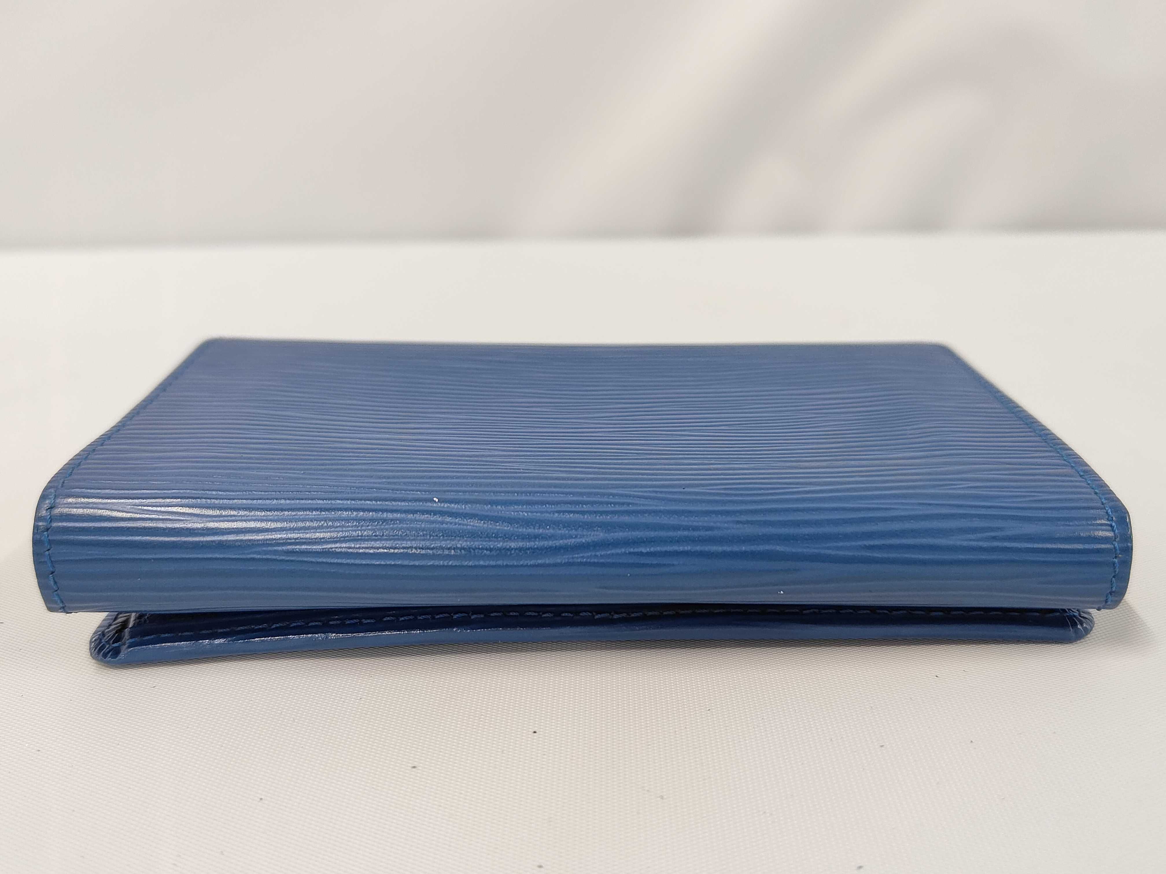 wallet — view 4