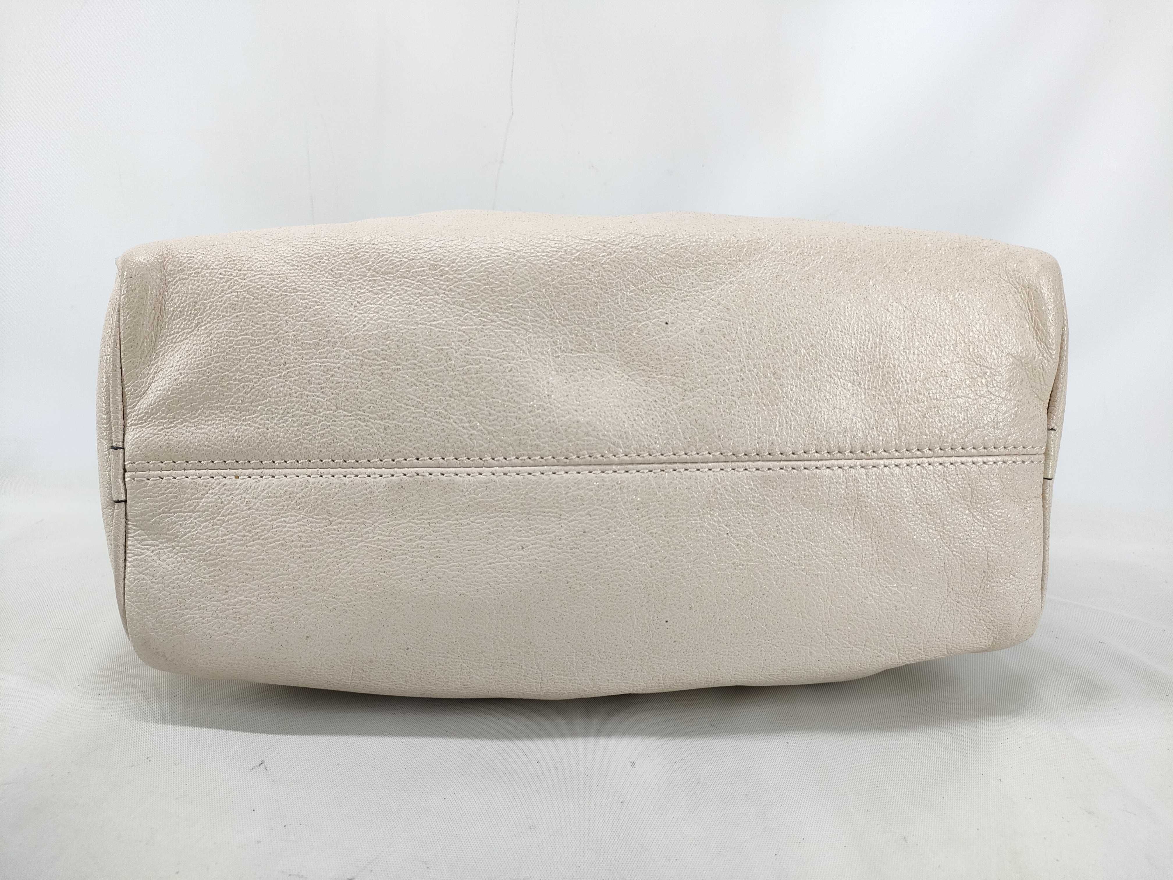handbag — view 3