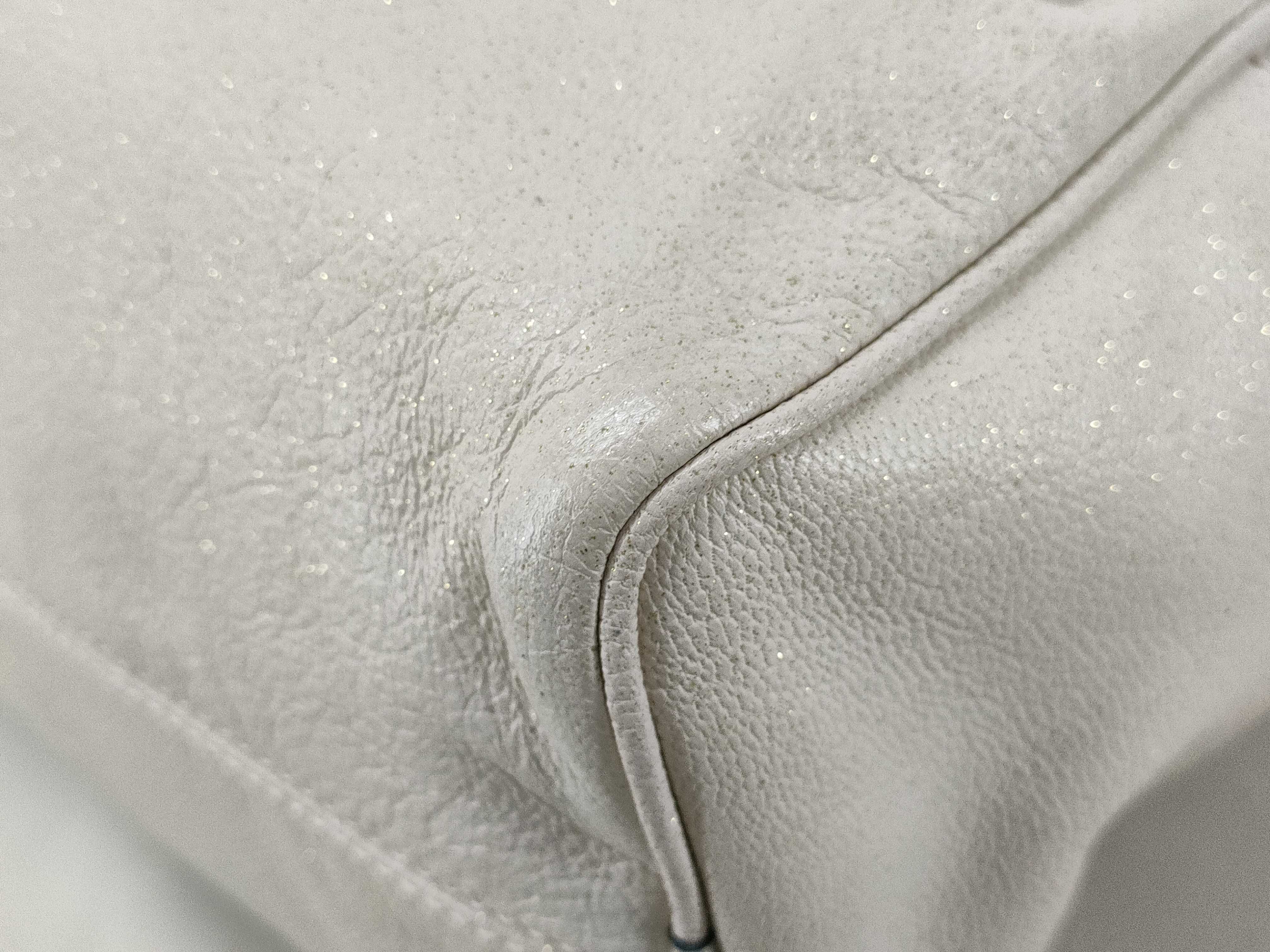 handbag — view 4