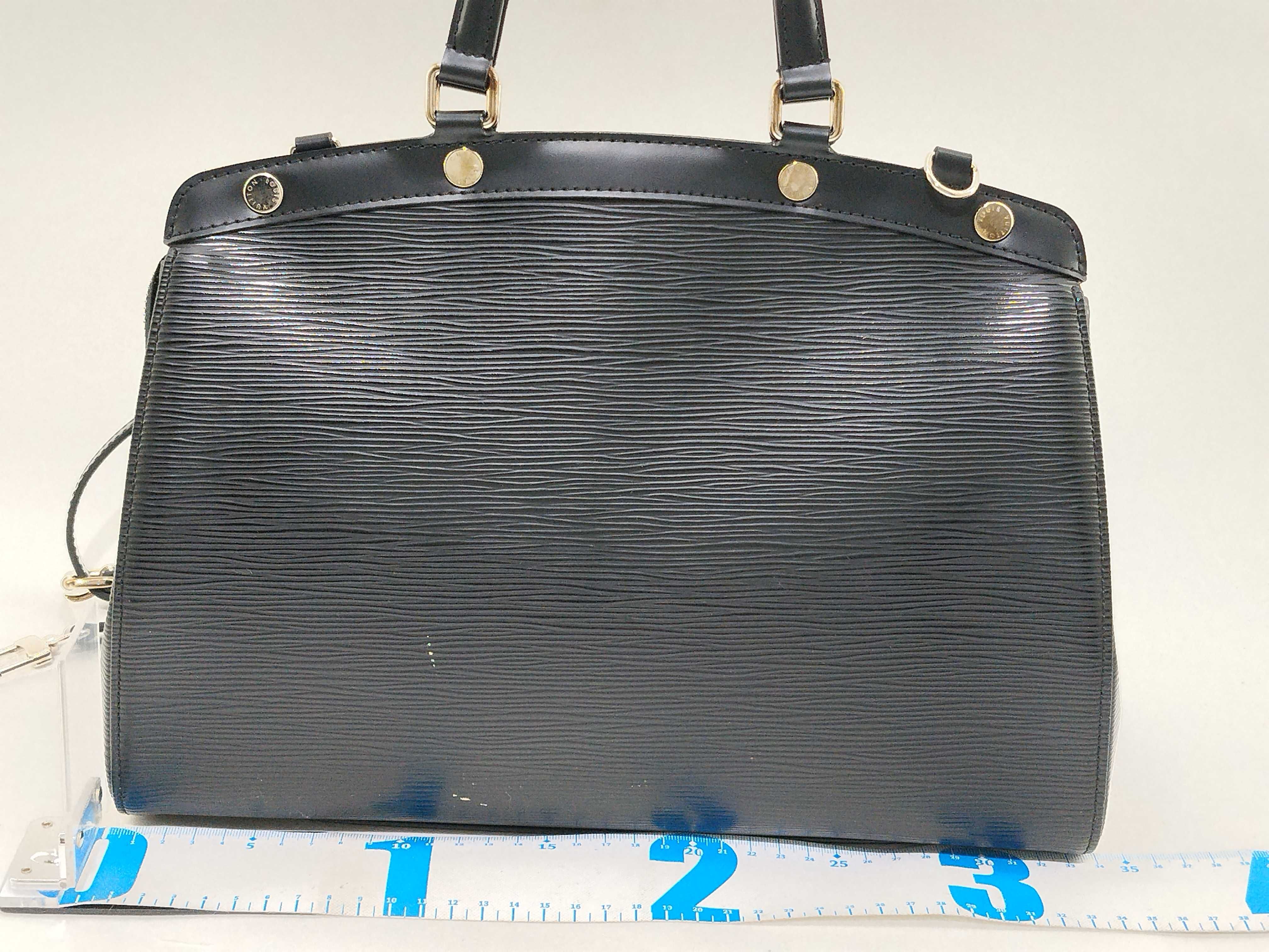Epi Leather Blair MM M40329 Black Handbag — view 2