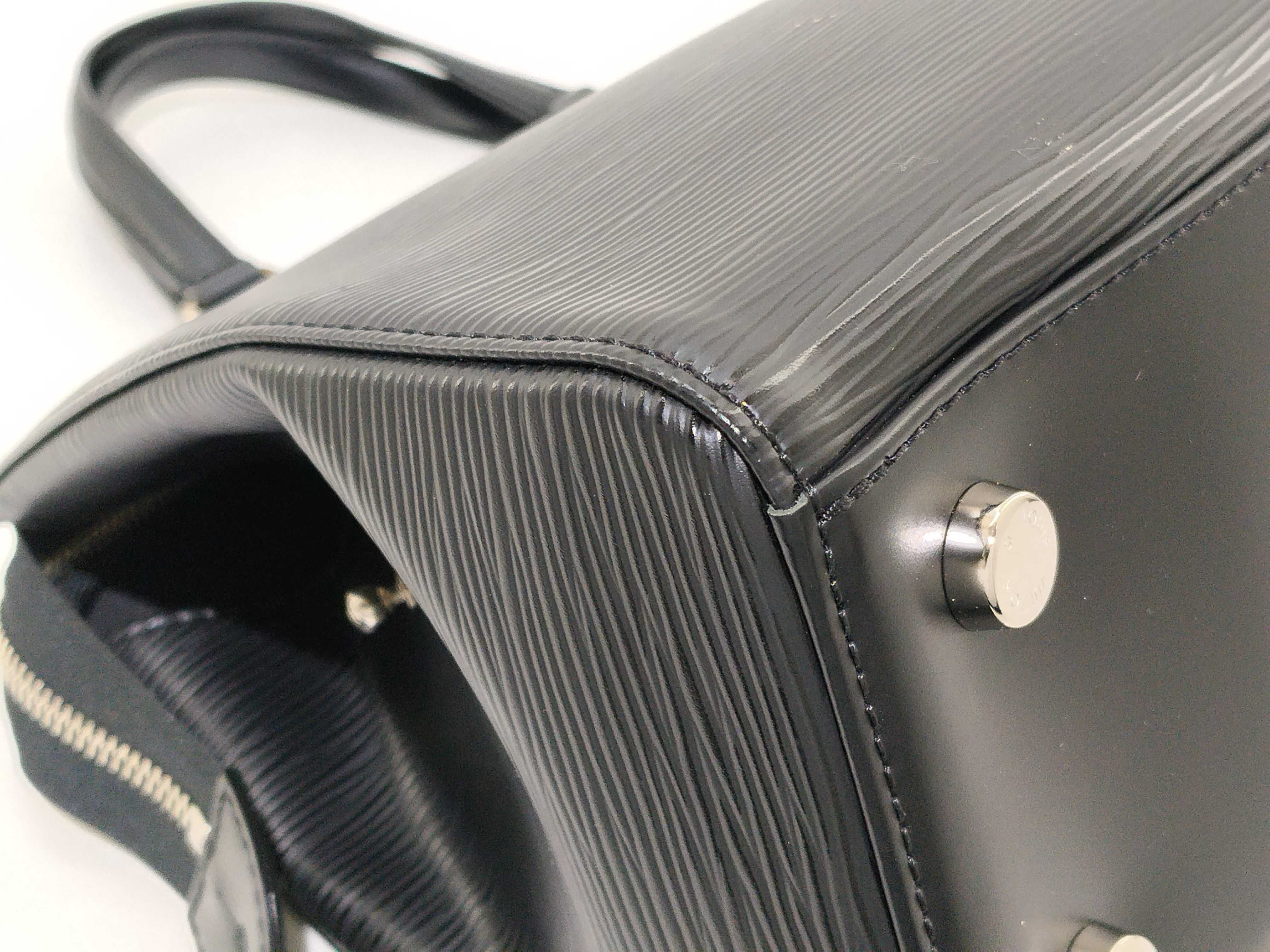 Epi Leather Blair MM M40329 Black Handbag — view 4