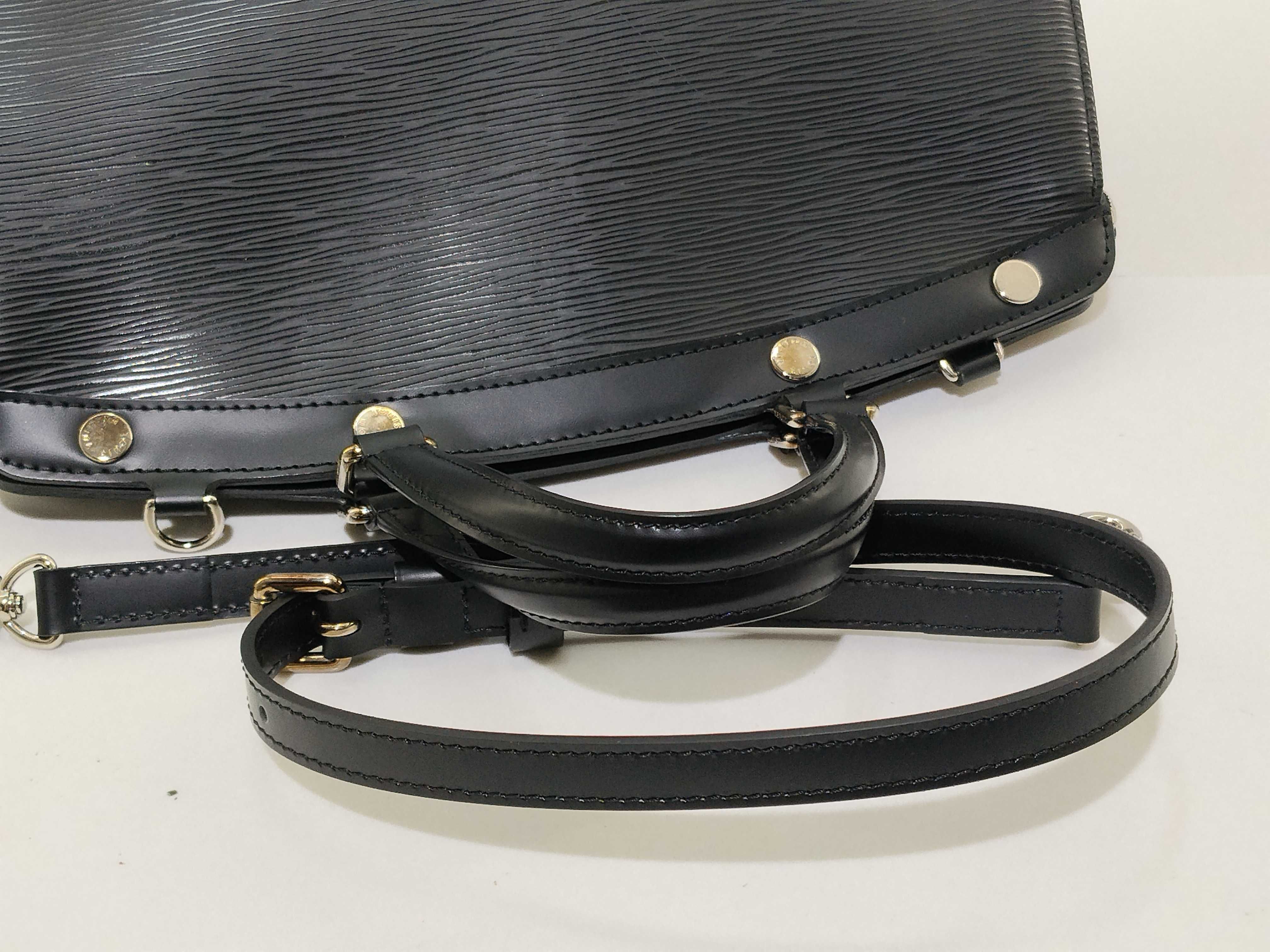 Epi Leather Blair MM M40329 Black Handbag — view 6