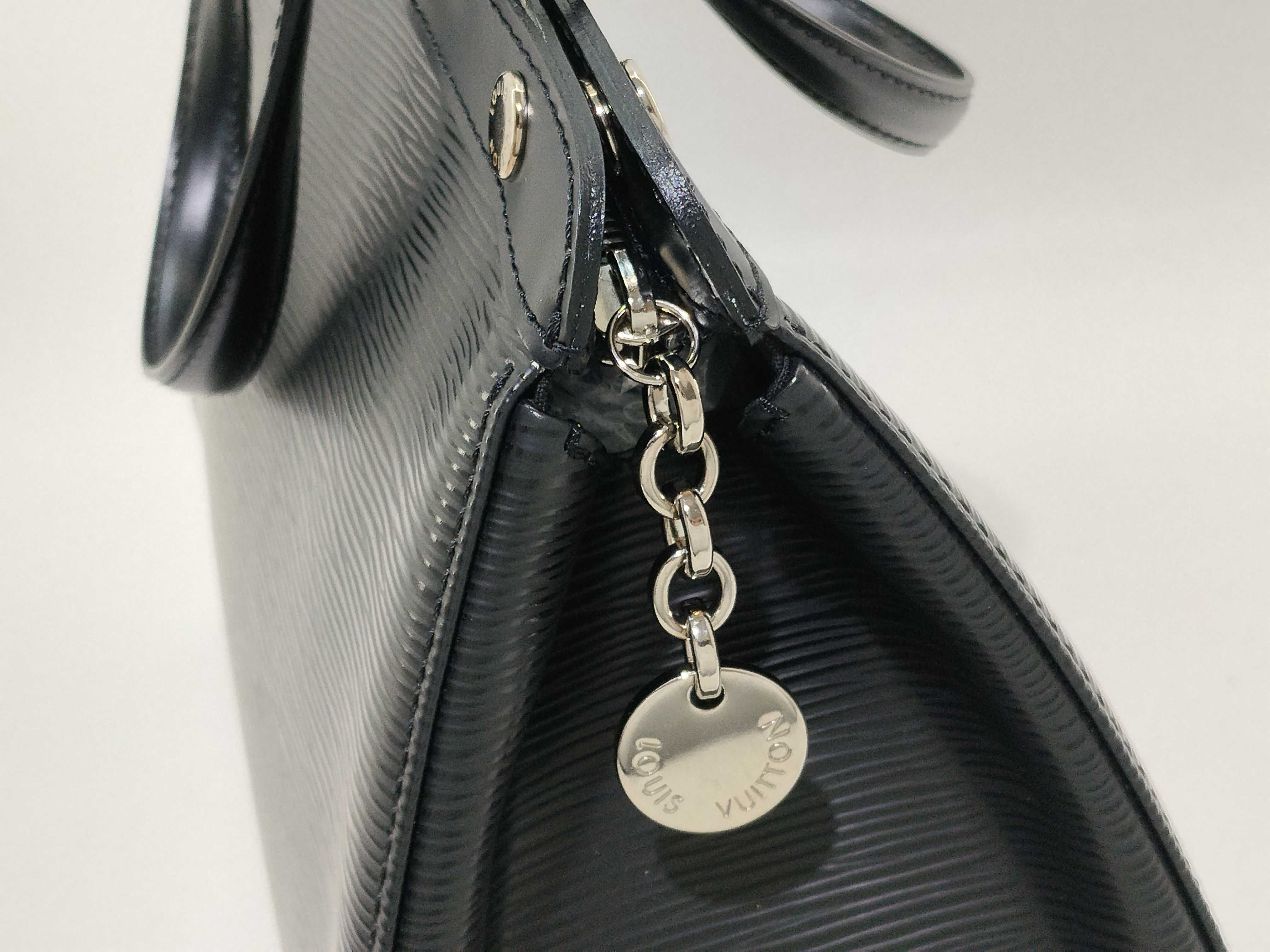 Epi Leather Blair MM M40329 Black Handbag — view 8