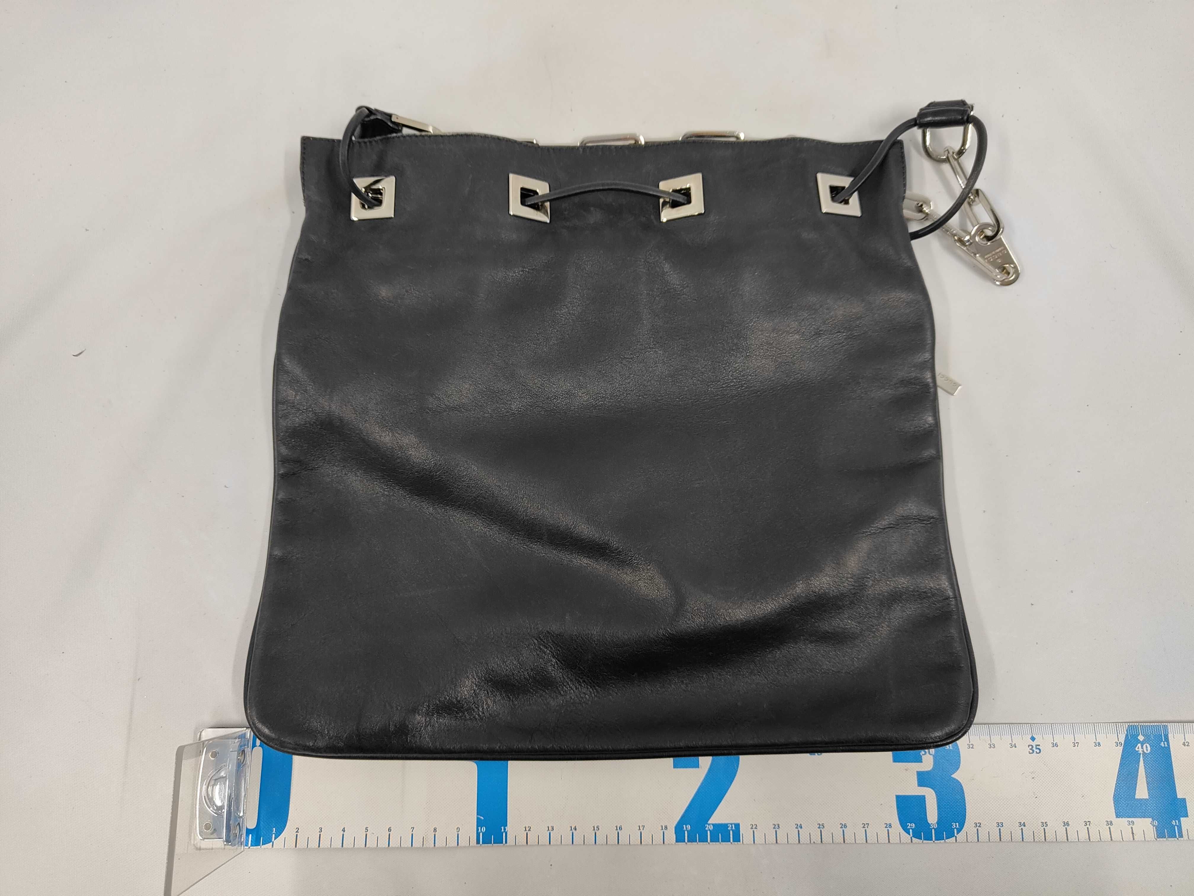 (Tom Ford era) Nylon x Leather Metal Chain Shoulder Bag 001・4036・1705 Drawstring Bag Black (ky24991) Shoulder Bag — view 2