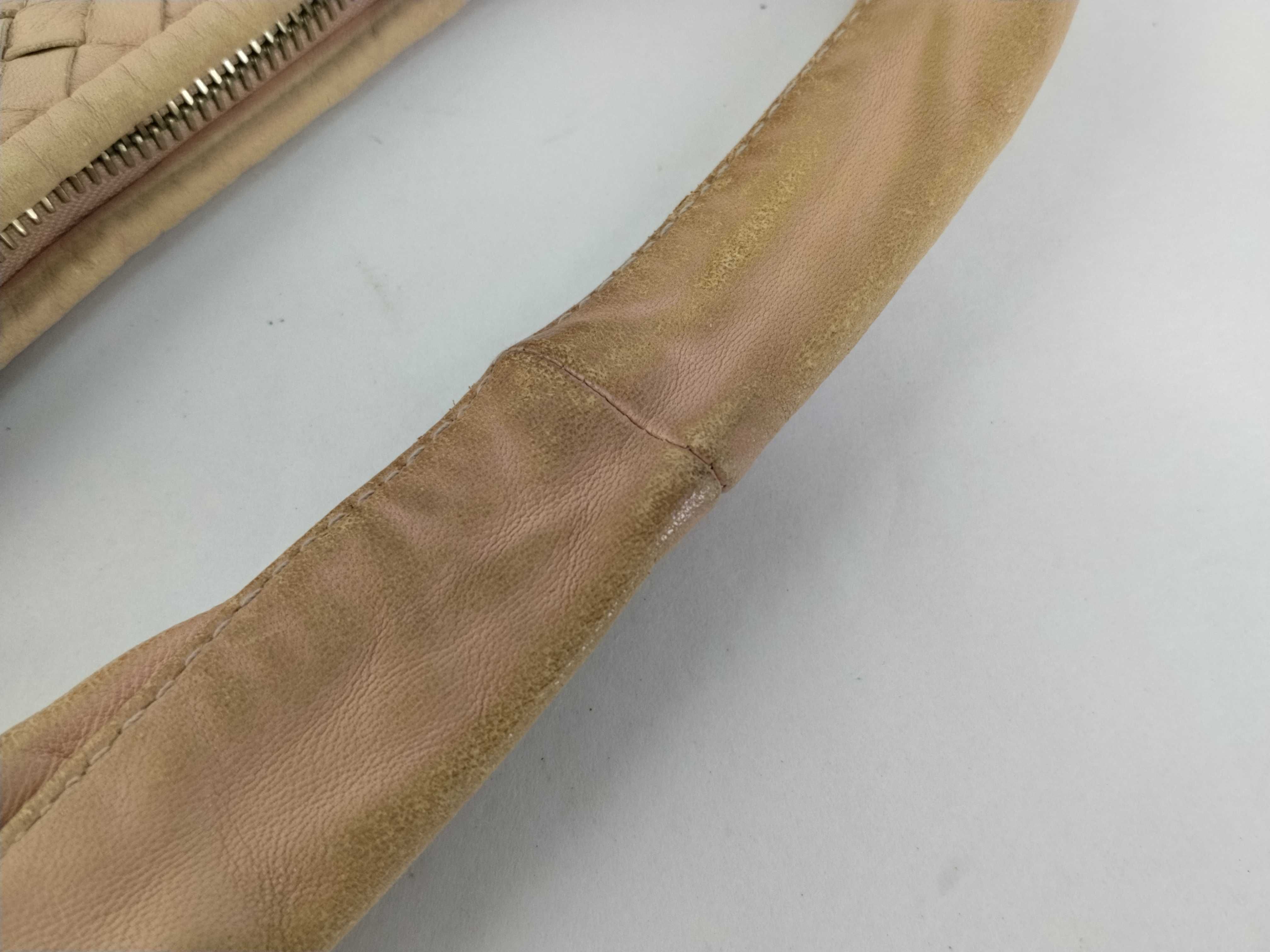Intrecciato Bottega Veneta Hobo Shoulder Bag — view 4