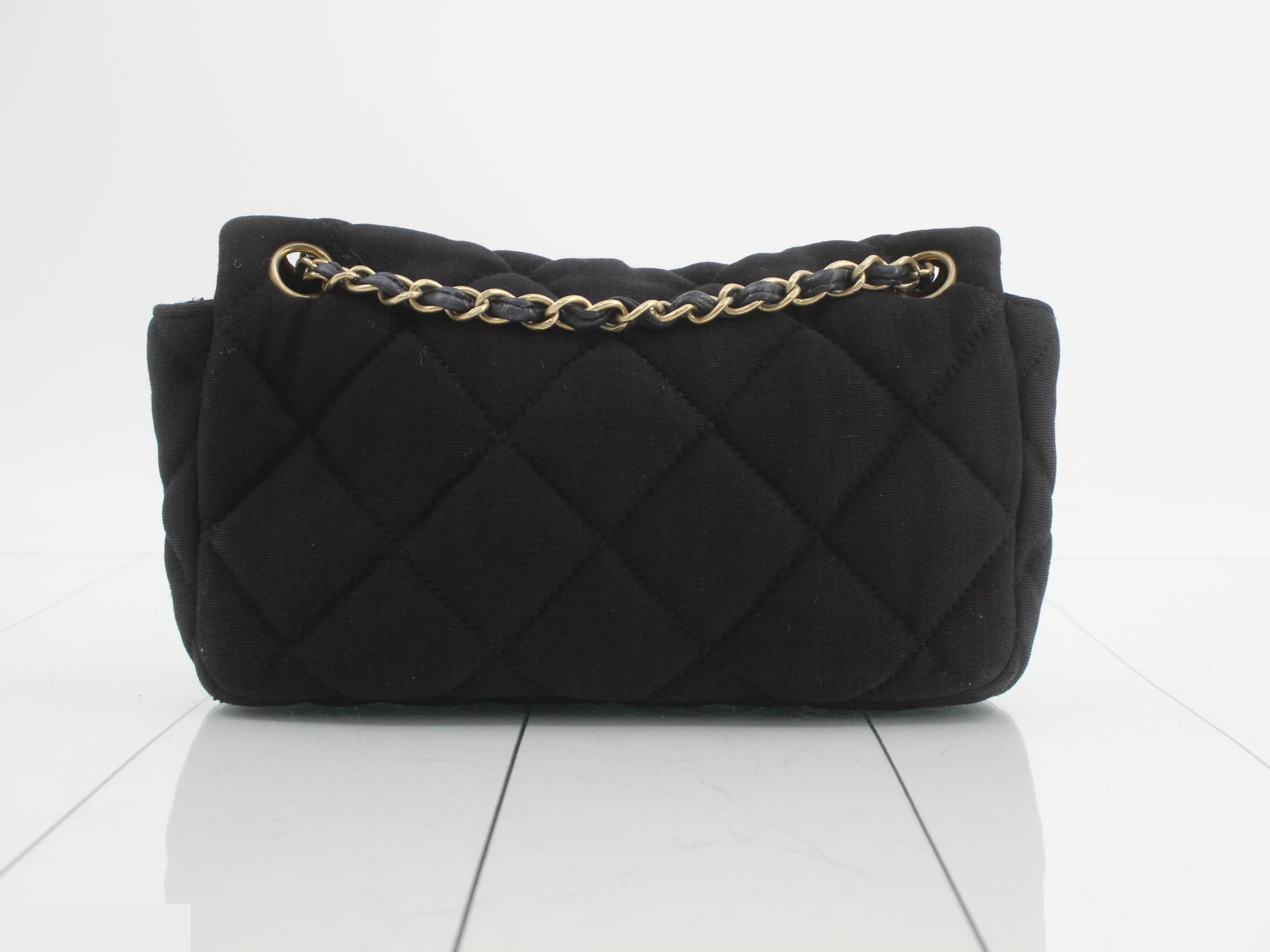 Matelassé Turnlock Chain Shoulder Bag — view 2