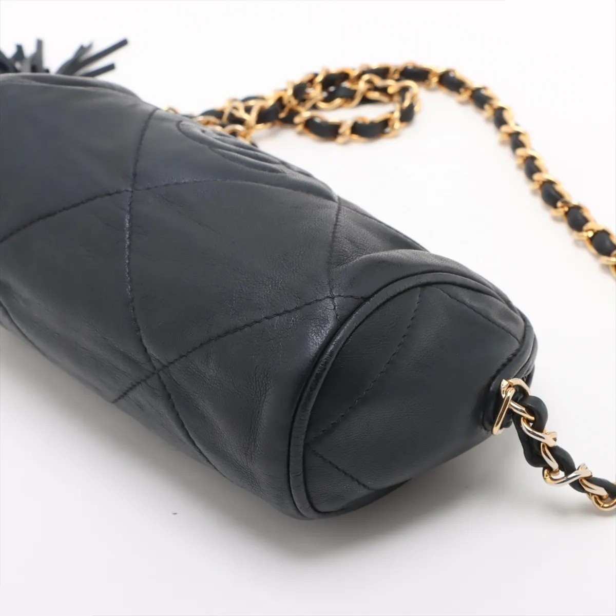 Matelassé lambskin chain shoulder bag with fringe (series number 0) — view 3