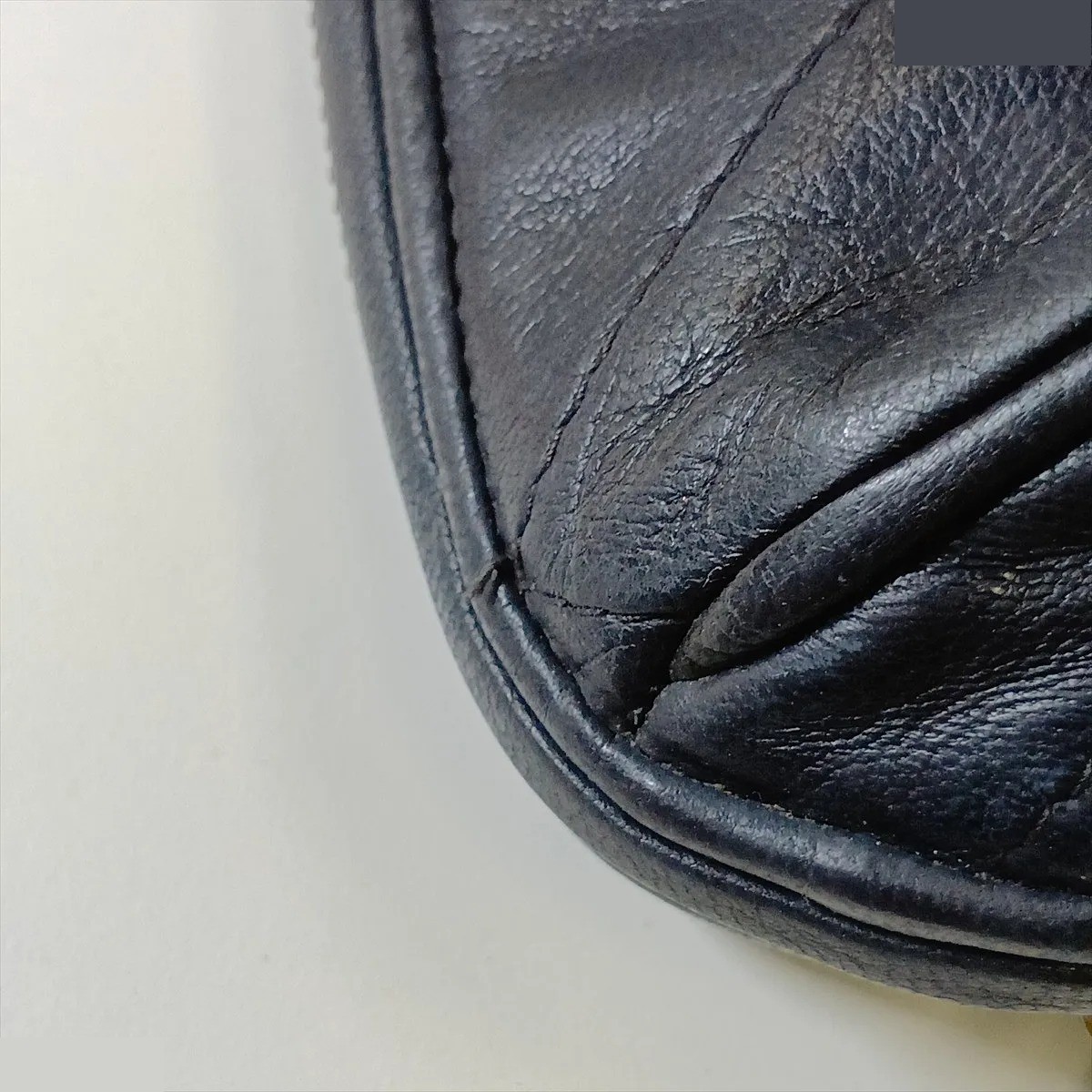Matelassé lambskin chain shoulder bag with fringe (series number 0) — view 9