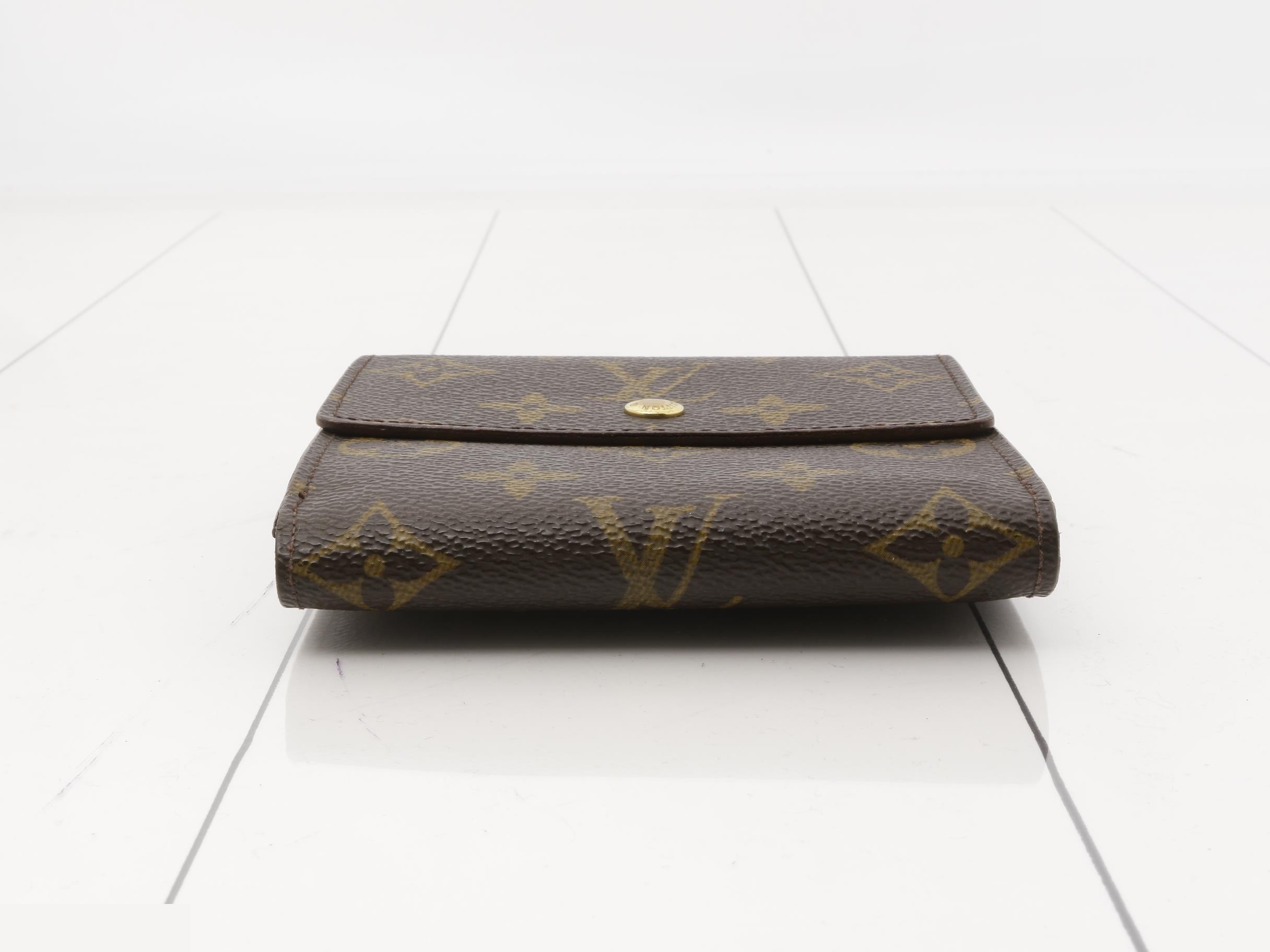 wallet — view 3