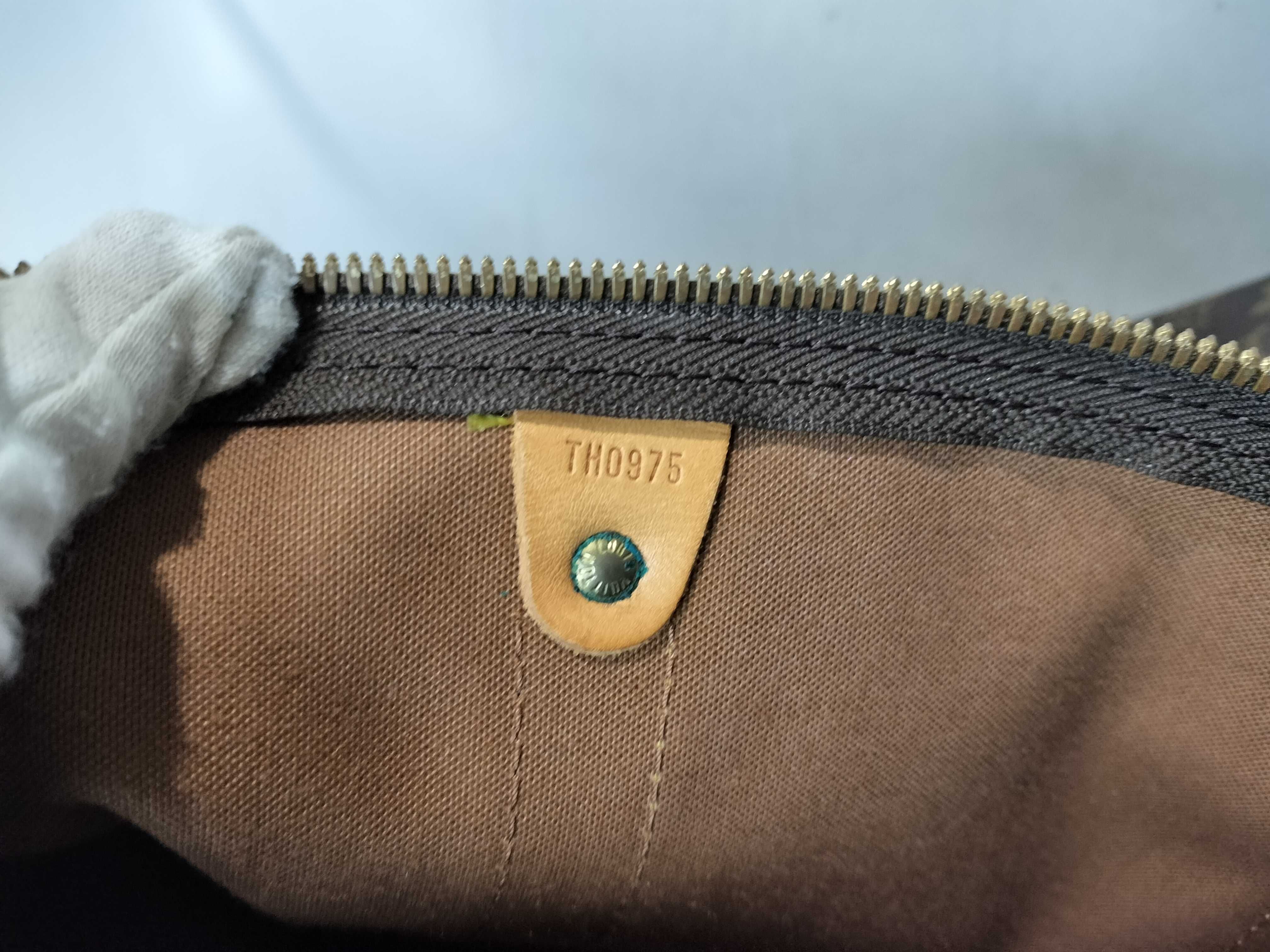 Monogram Keepall Bandoulière 55 Boston Bag — view 11