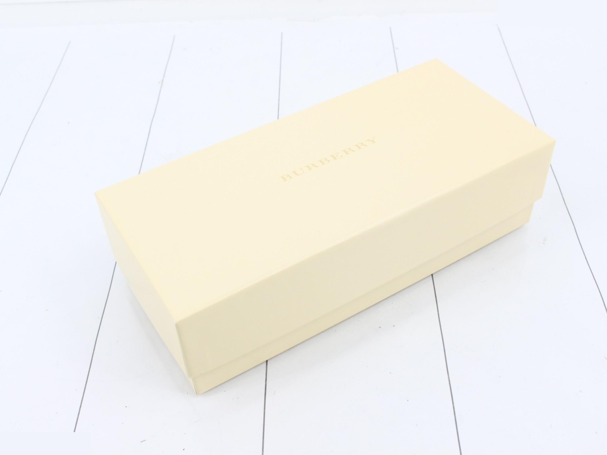 pouch, Nova Check handkerchief, with box. — view 4