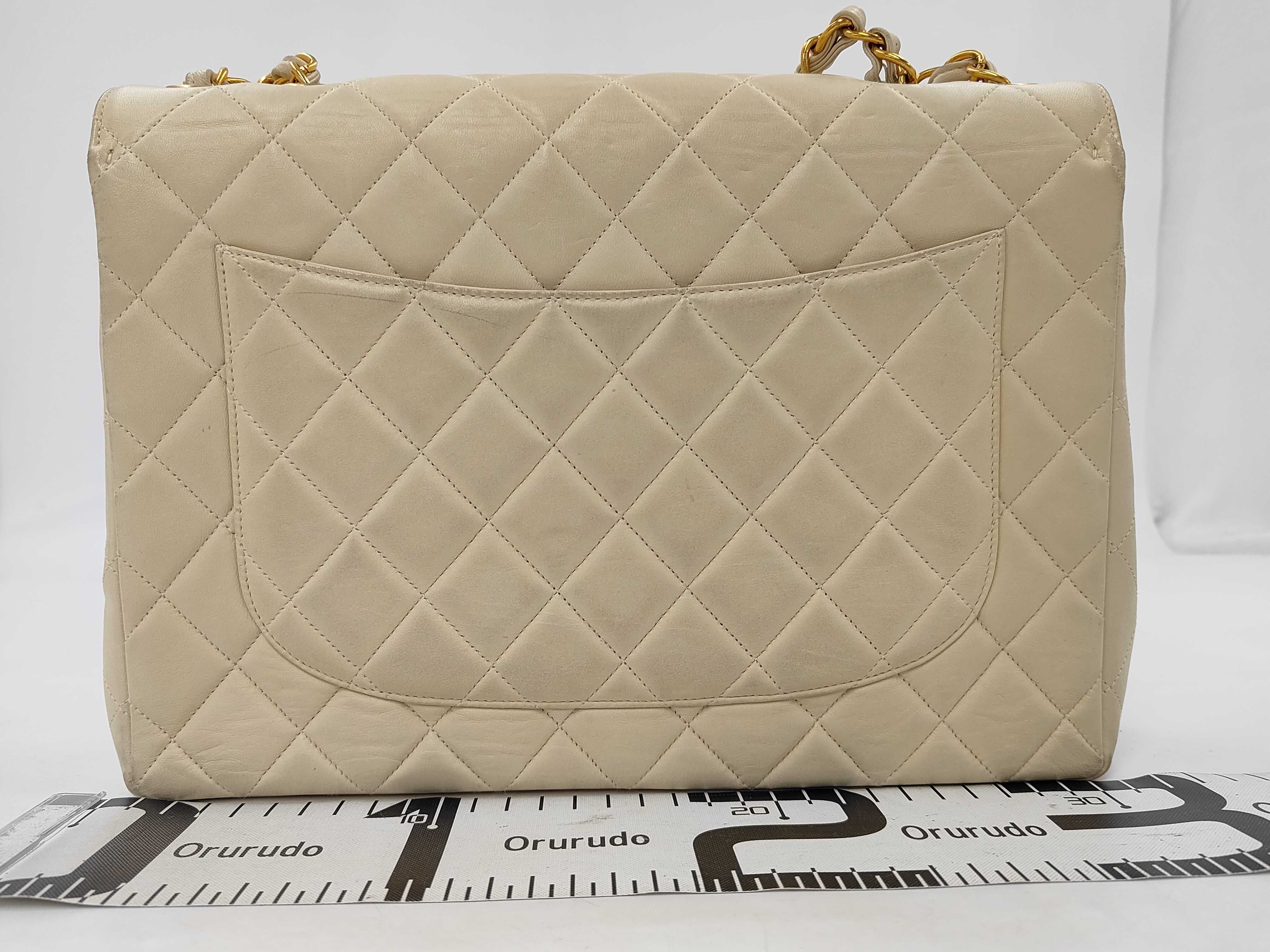 Lambskin Matelassé 30 Beige Shoulder Bag — view 2