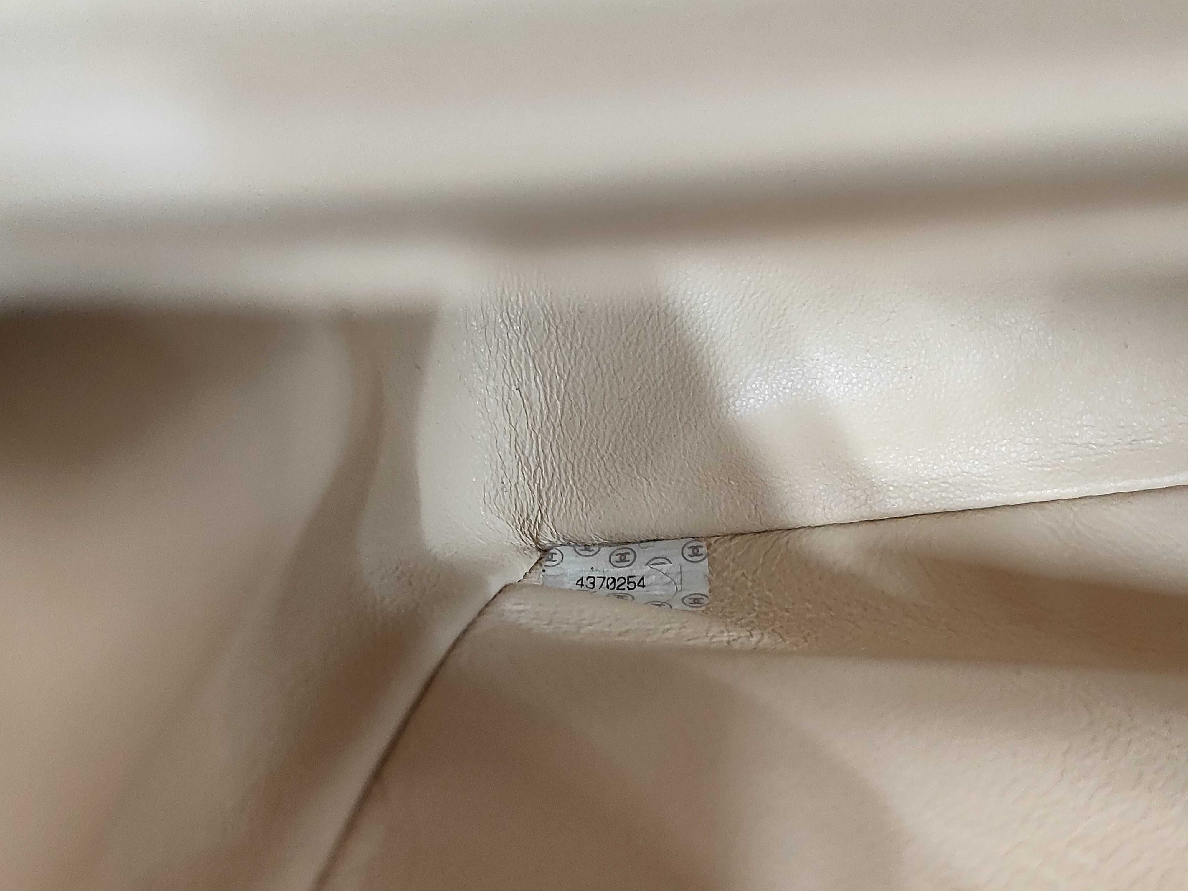 Lambskin Matelassé 30 Beige Shoulder Bag — view 13