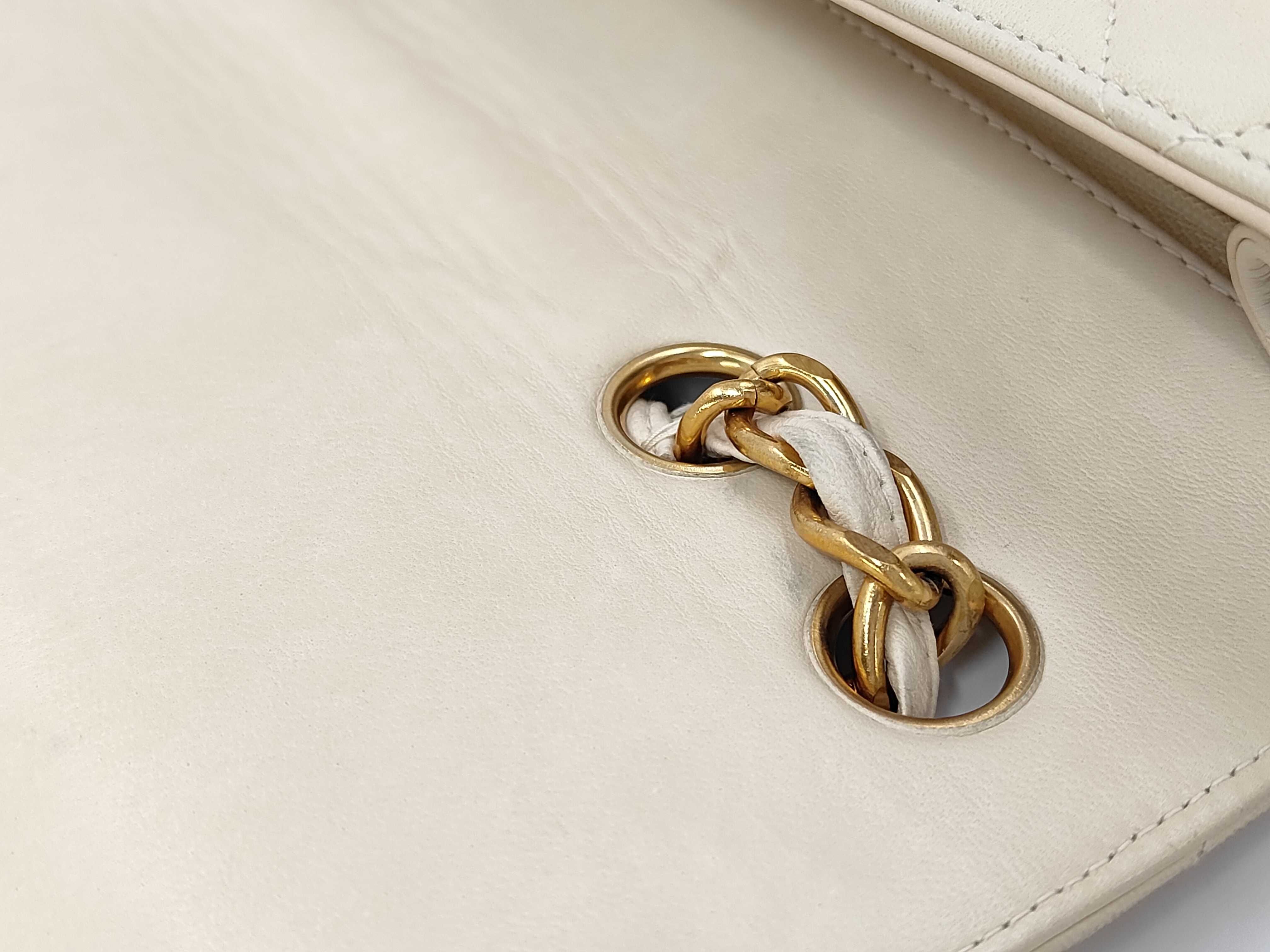 Lambskin Matelassé 30 Beige Shoulder Bag — view 5
