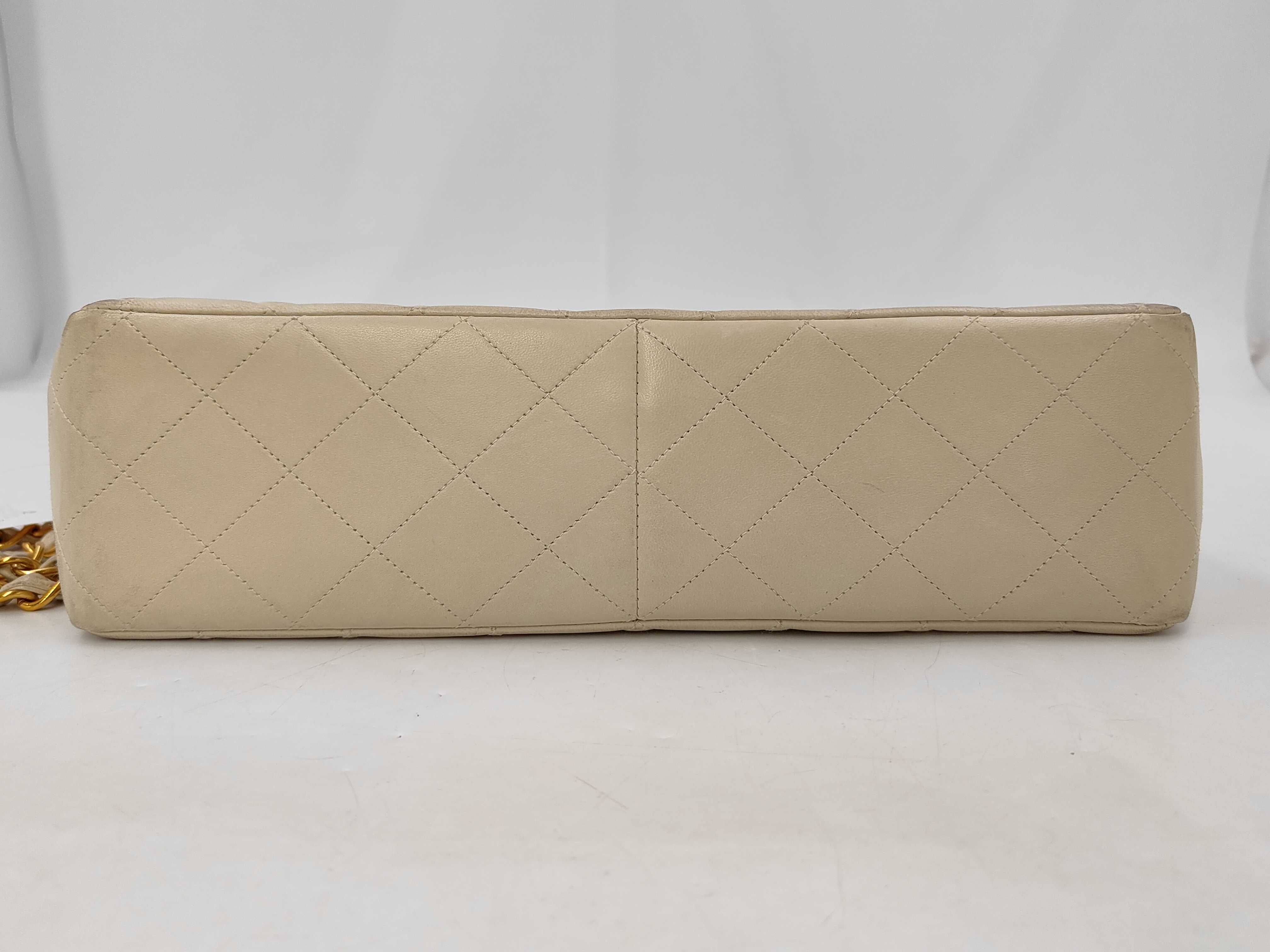 Lambskin Matelassé 30 Beige Shoulder Bag — view 8