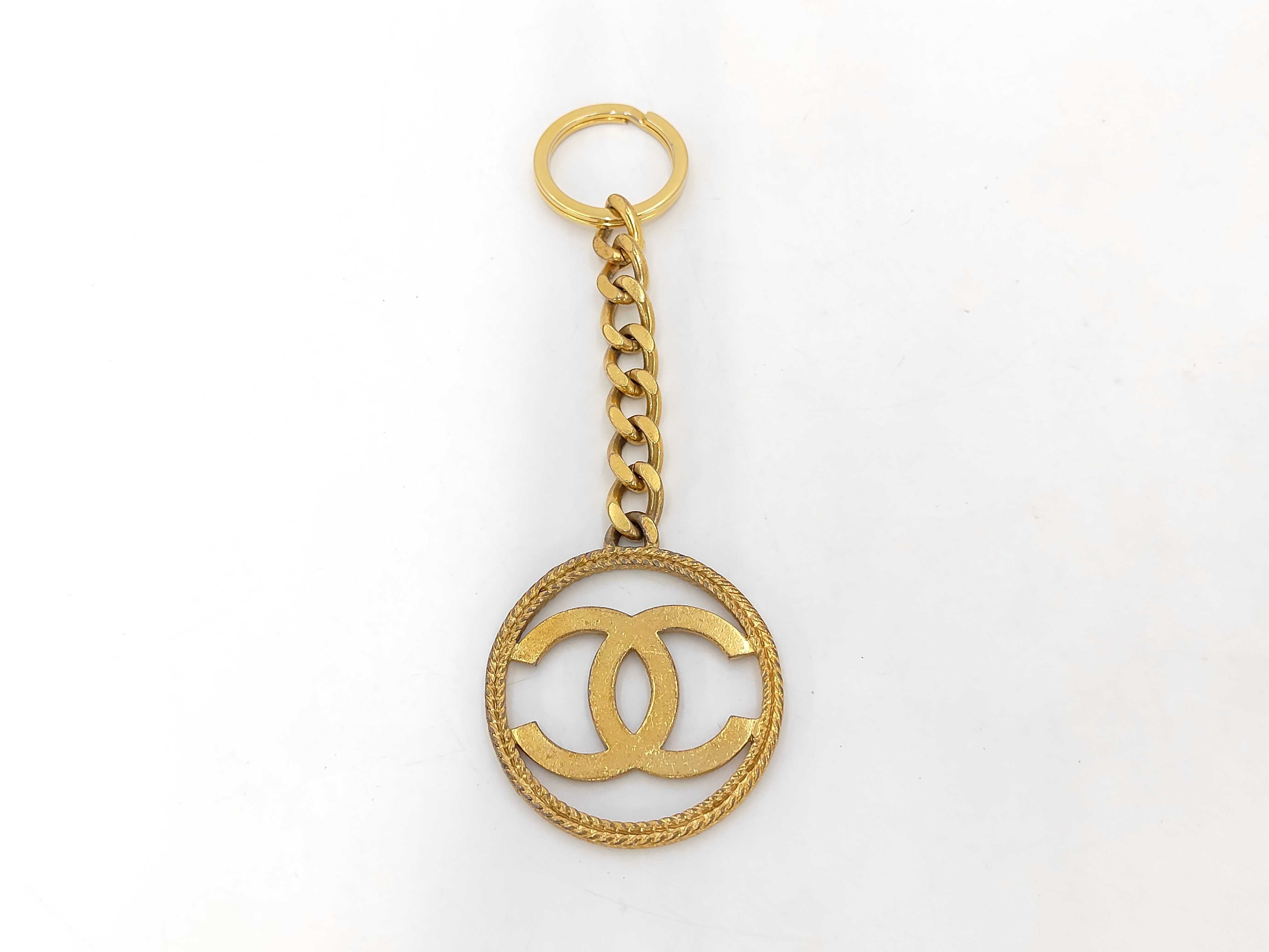 key ring gold key case/key chain — view 2