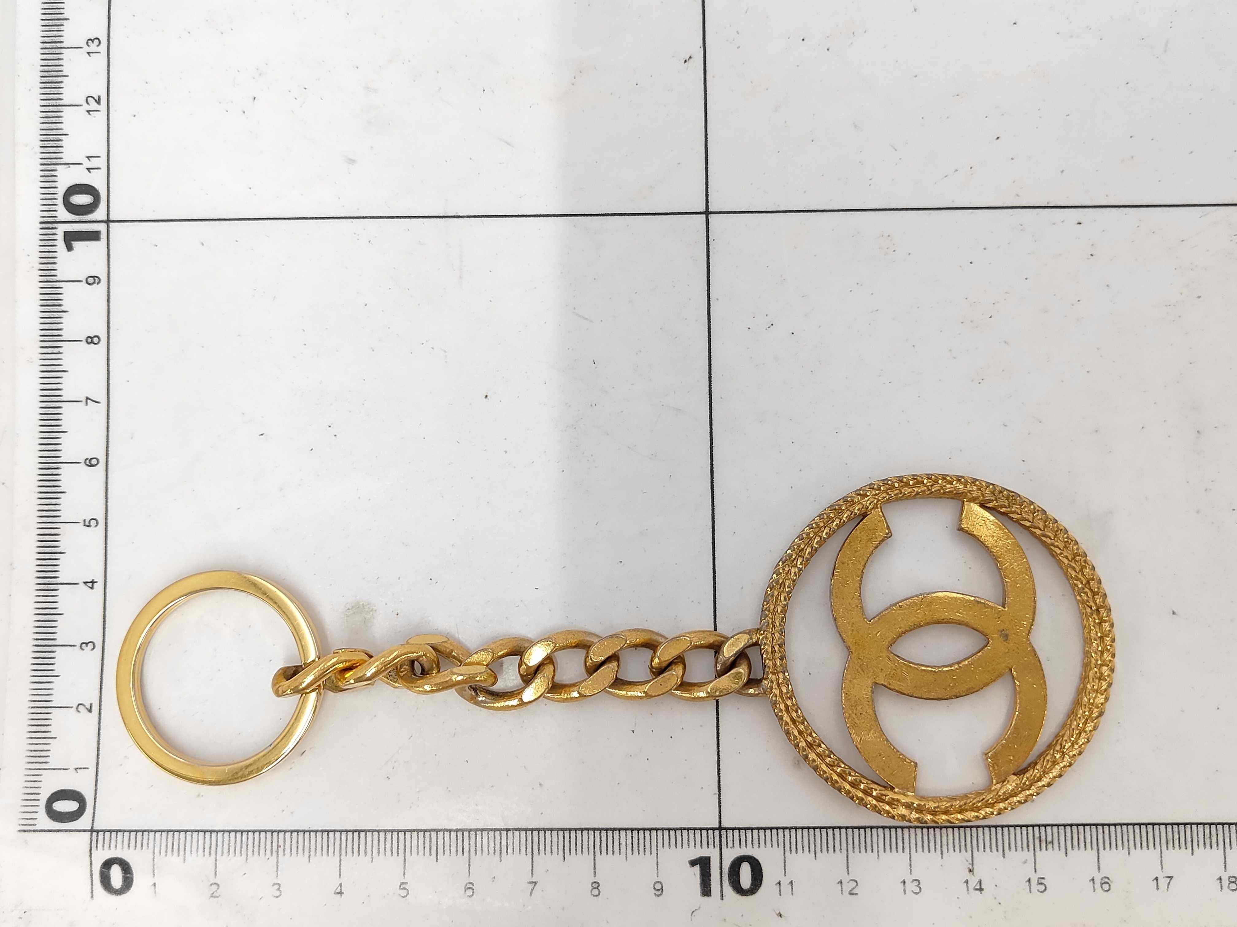 key ring gold key case/key chain — view 6