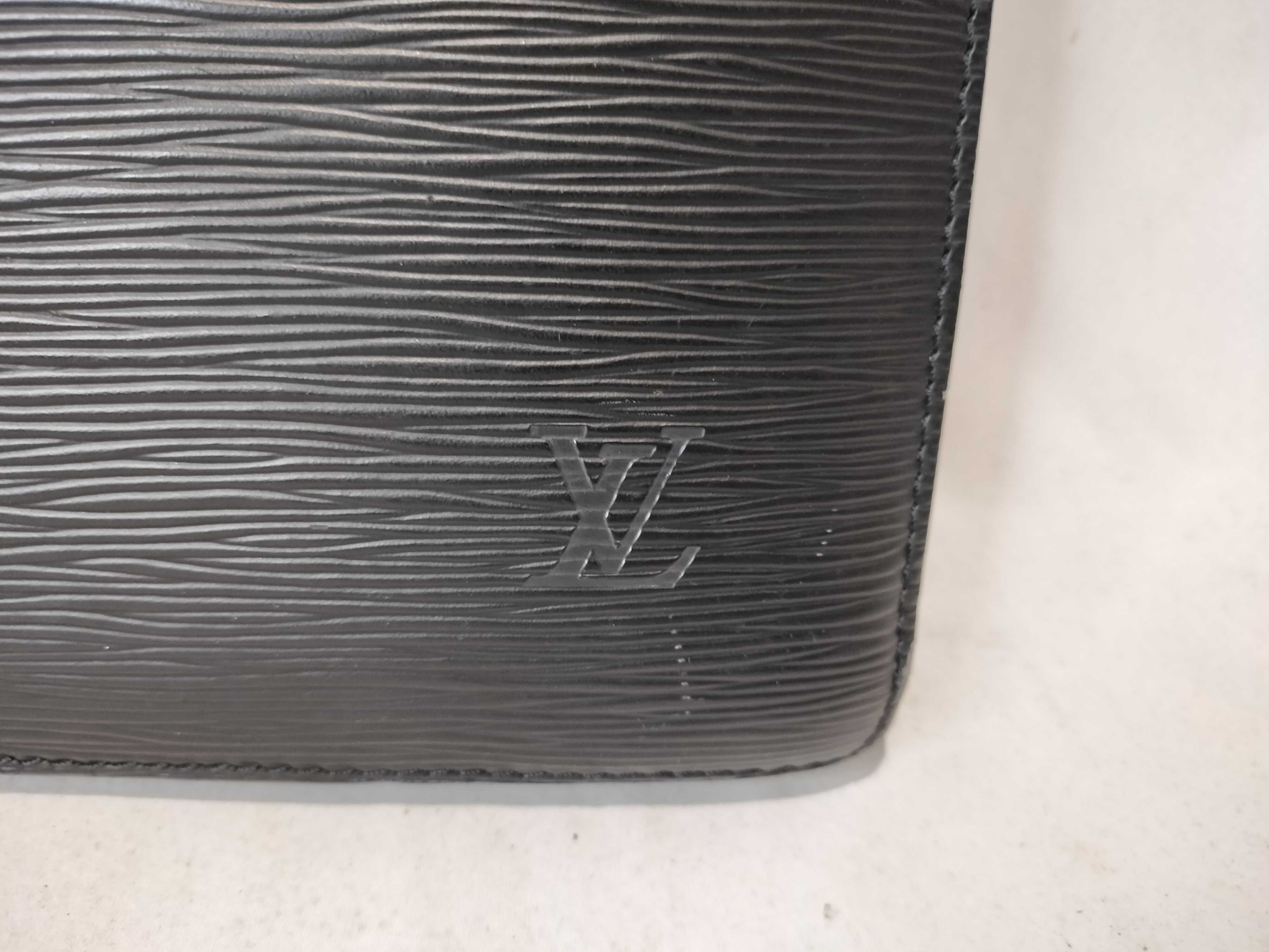 Epi Sac Plat Handbag (Condition considered) — view 2