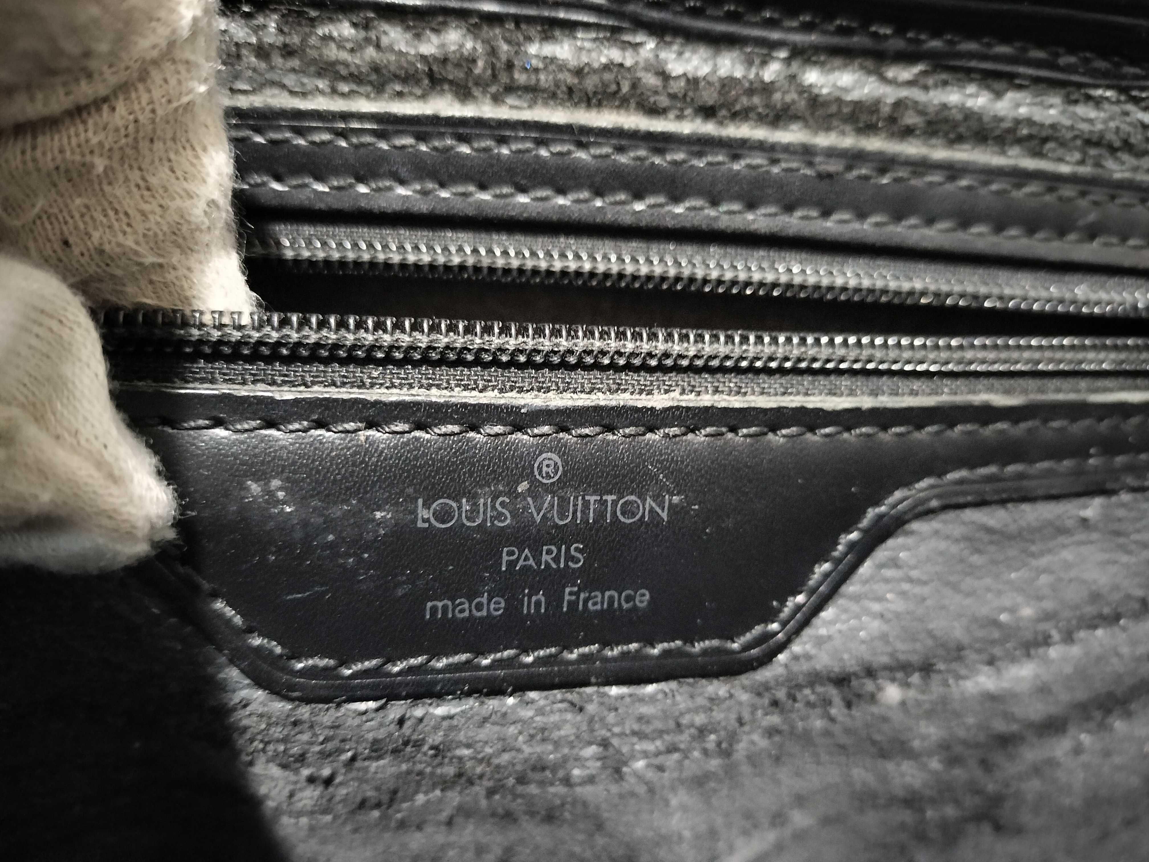 Epi Sac Plat Handbag (Condition considered) — view 11