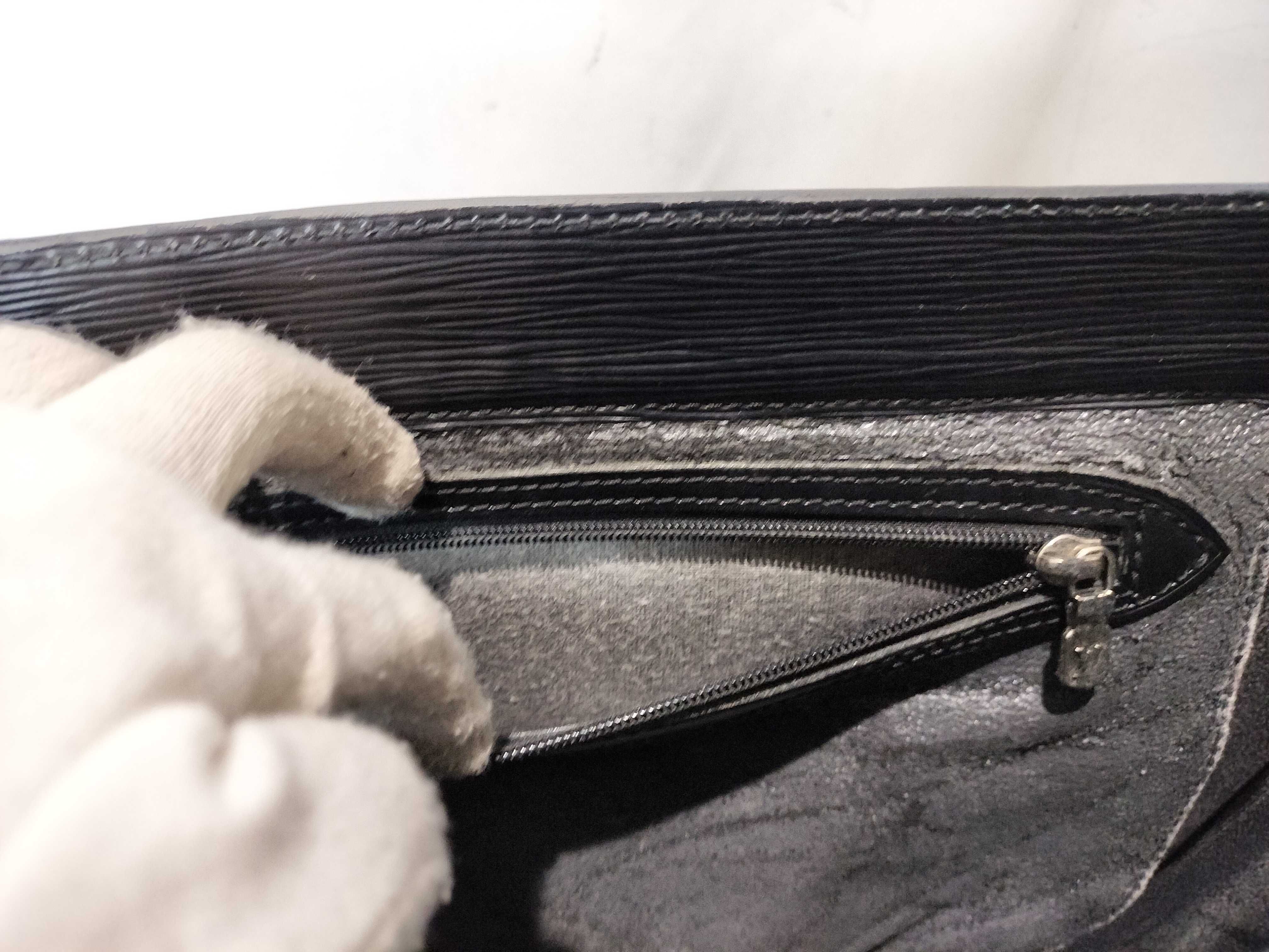 Epi Sac Plat Handbag (Condition considered) — view 10