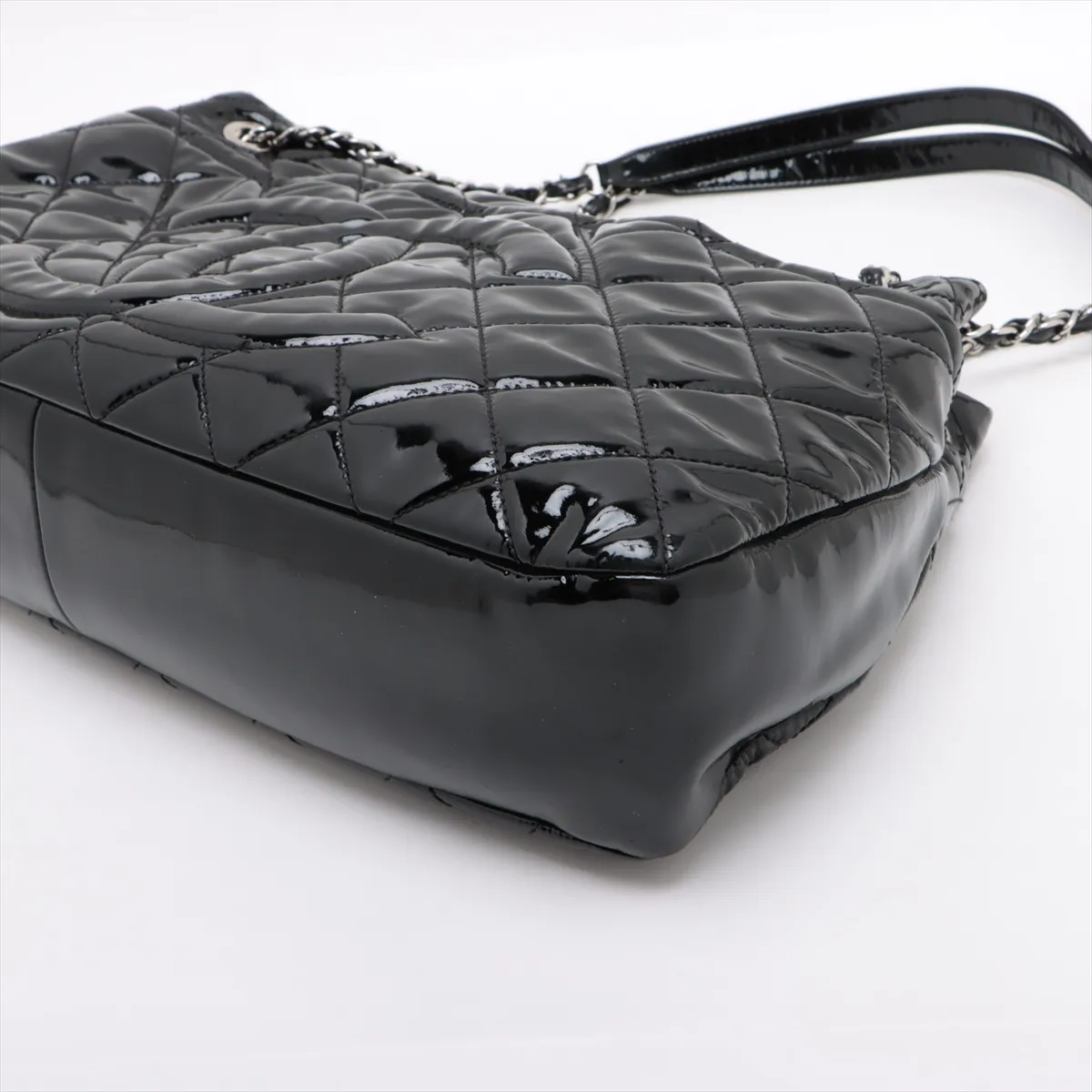 Matelasse Patent Leather Chain Tote Bag Black 16598471 No. 16 — view 3