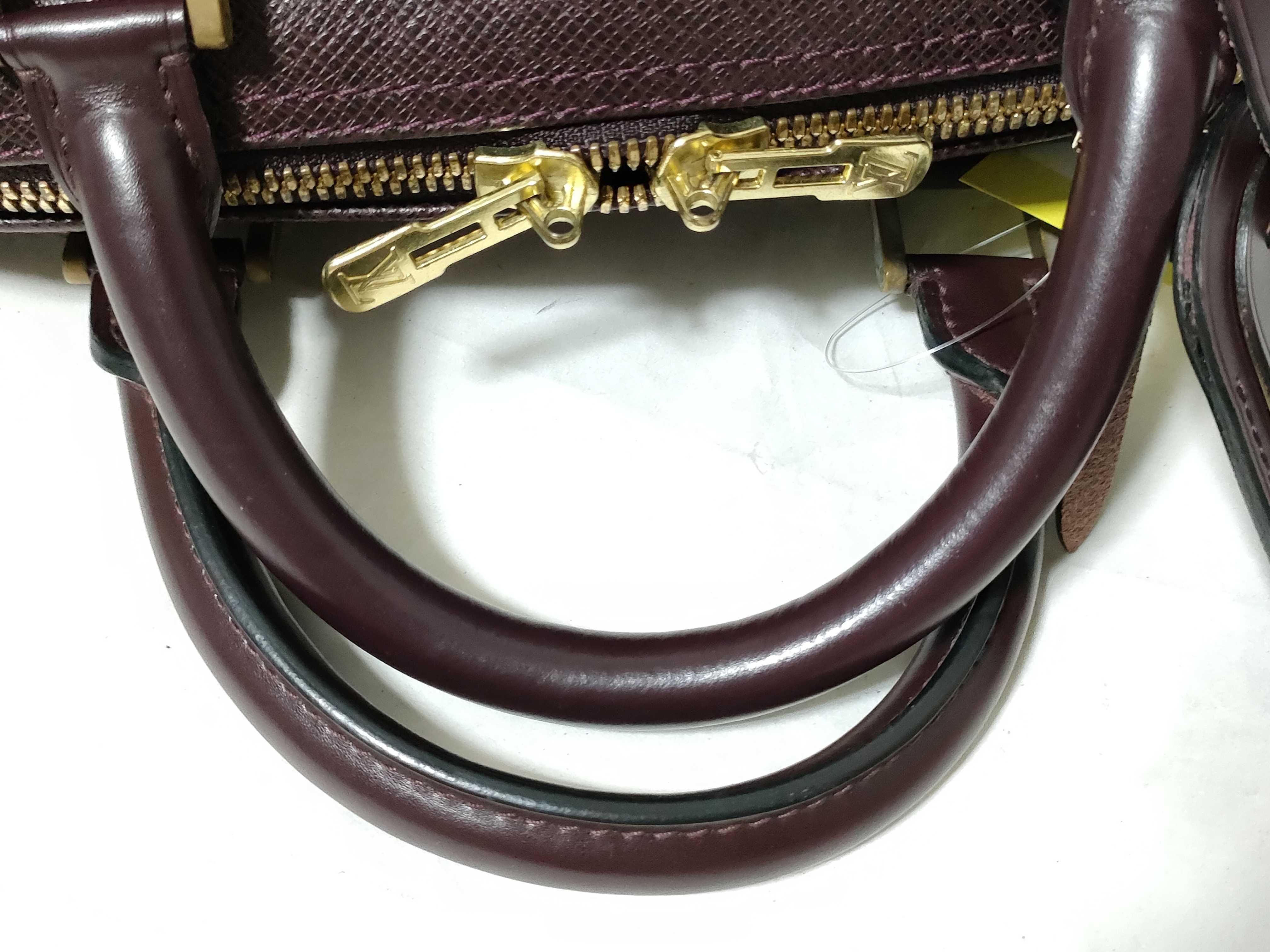 Taiga Kendall PM Acajou M30126 Boston Bag — view 3
