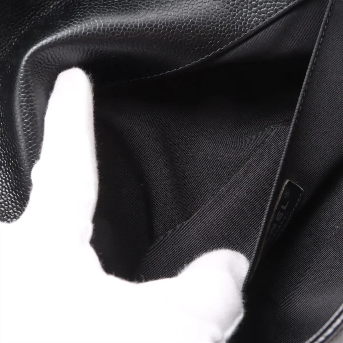 Boy Chanel 25 caviar skin chain shoulder bag chevron V stitch black gunmetal hardware 29073938 29th series A67086 — view 8