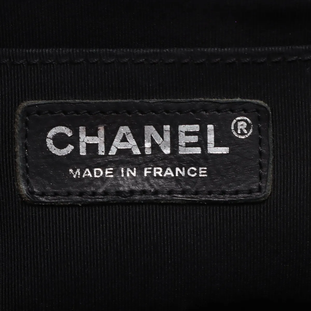 Boy Chanel 25 caviar skin chain shoulder bag chevron V stitch black gunmetal hardware 29073938 29th series A67086 — view 9